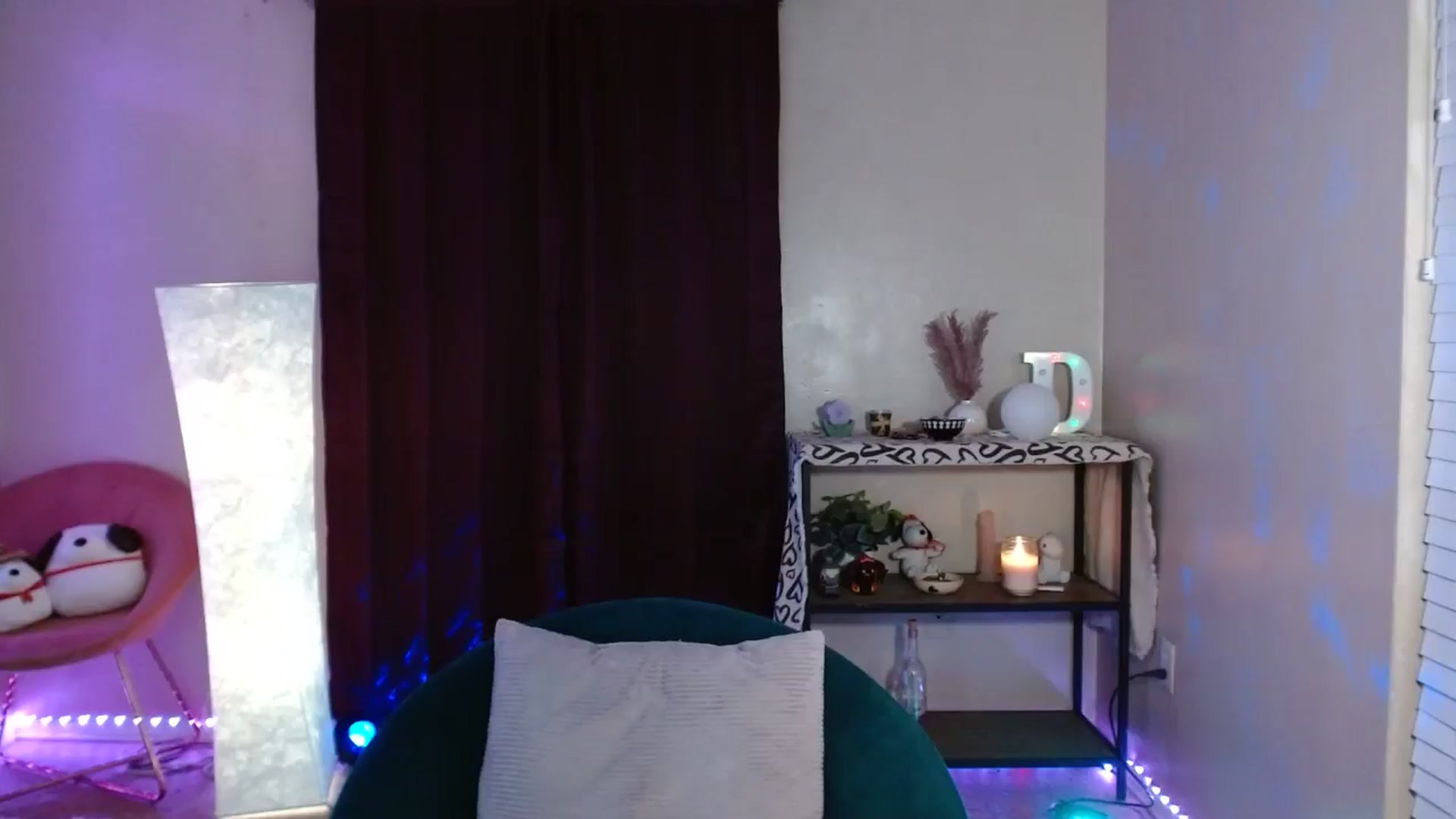 Gallery image thumbnail from DaniSlice's myfreecams stream on, 06/30/2024, 04:55 image 20 of 20