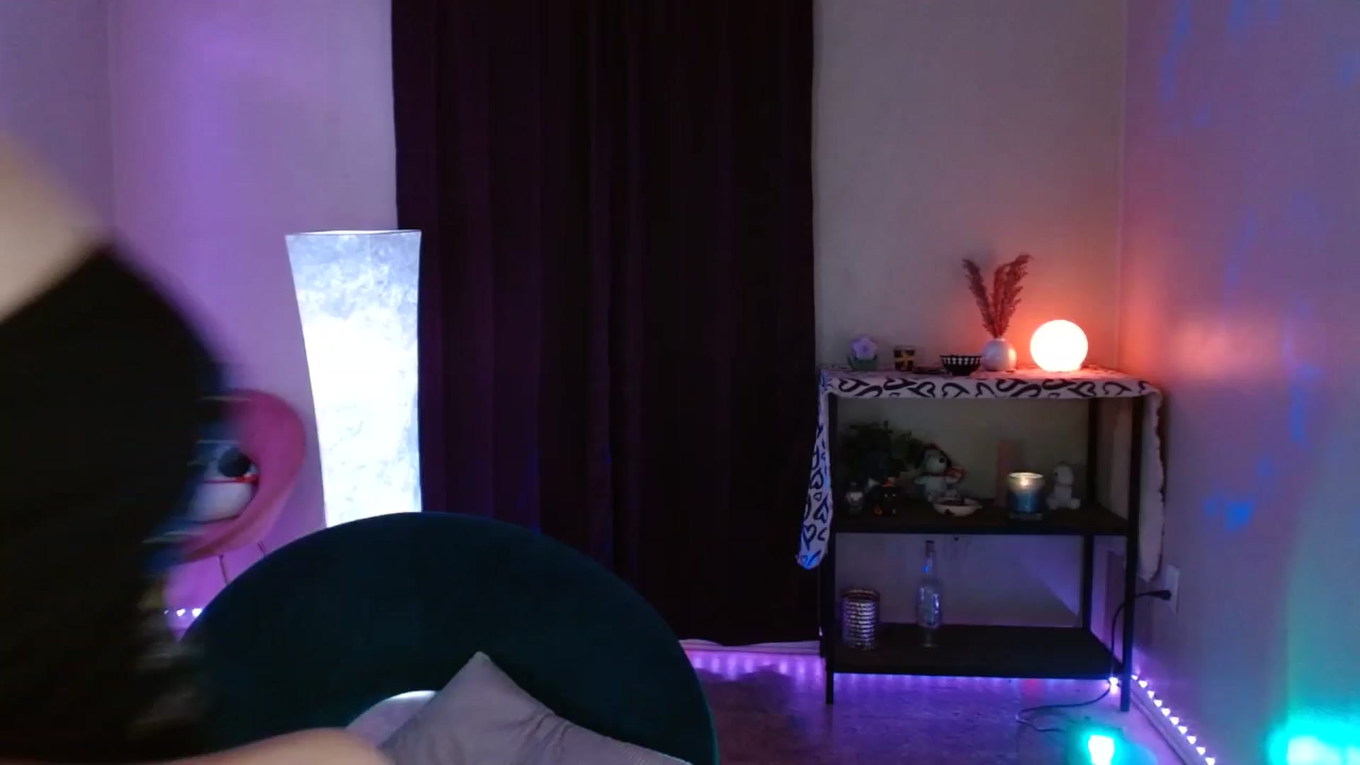 Gallery image thumbnail from DaniSlice's myfreecams stream on, 07/25/2024, 09:10 image 1 of 20