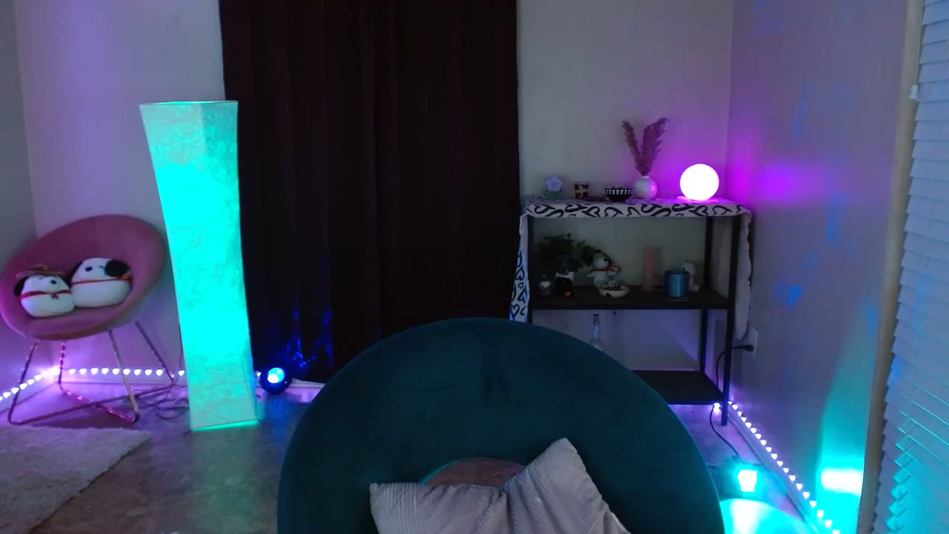 Gallery image thumbnail from DaniSlice's myfreecams stream on, 08/04/2024, 05:32 image 20 of 20