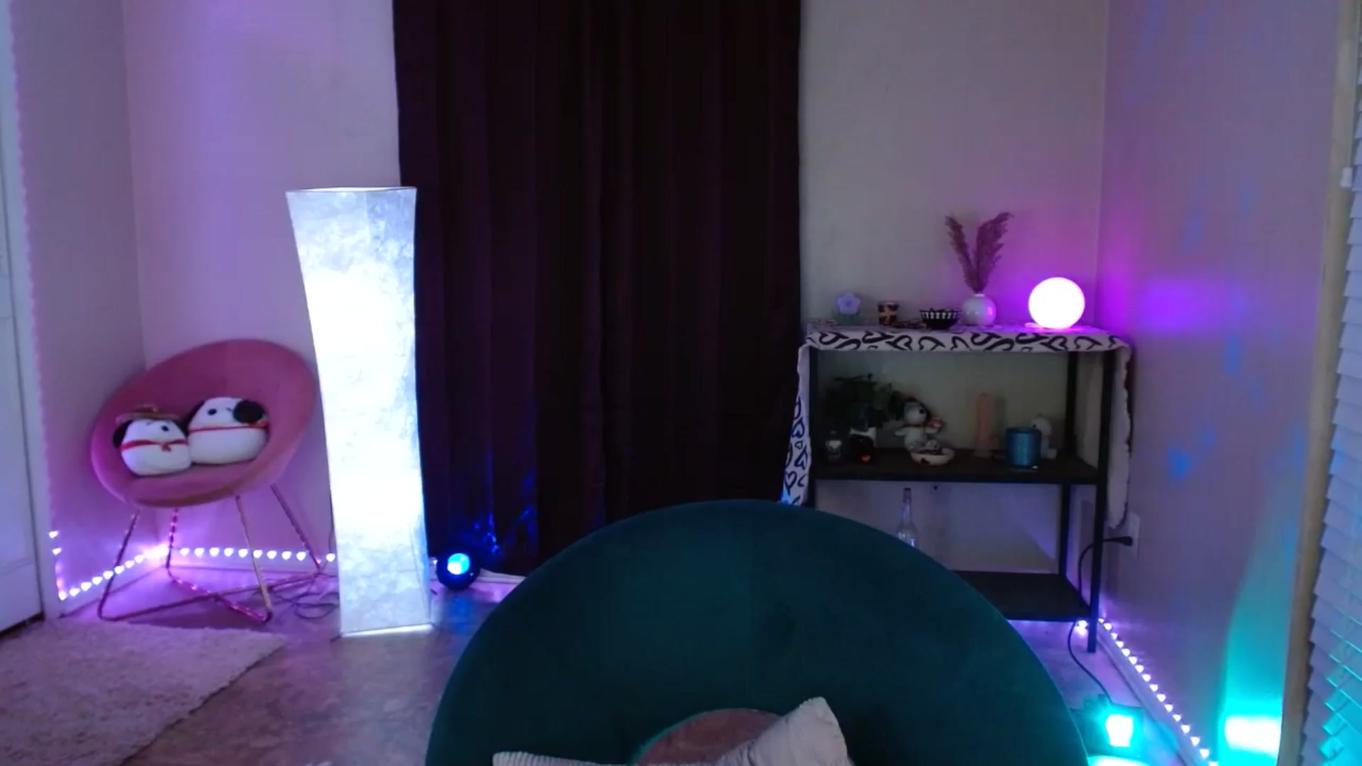 Gallery image thumbnail from DaniSlice's myfreecams stream on, 08/04/2024, 06:57 image 8 of 20