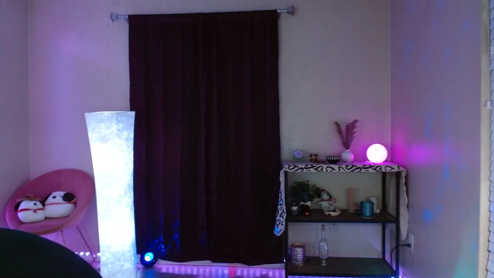 Gallery image thumbnail from DaniSlice's myfreecams stream on, 08/04/2024, 10:25 image 9 of 20
