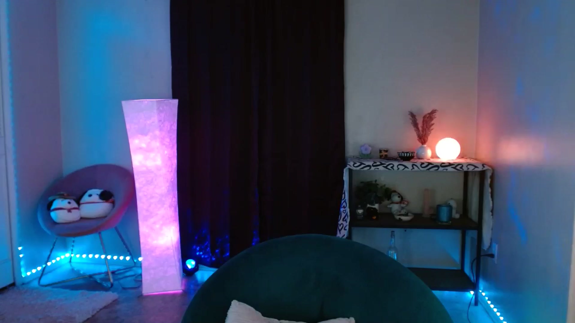 Gallery image thumbnail from DaniSlice's myfreecams stream on, 08/05/2024, 10:51 image 10 of 20