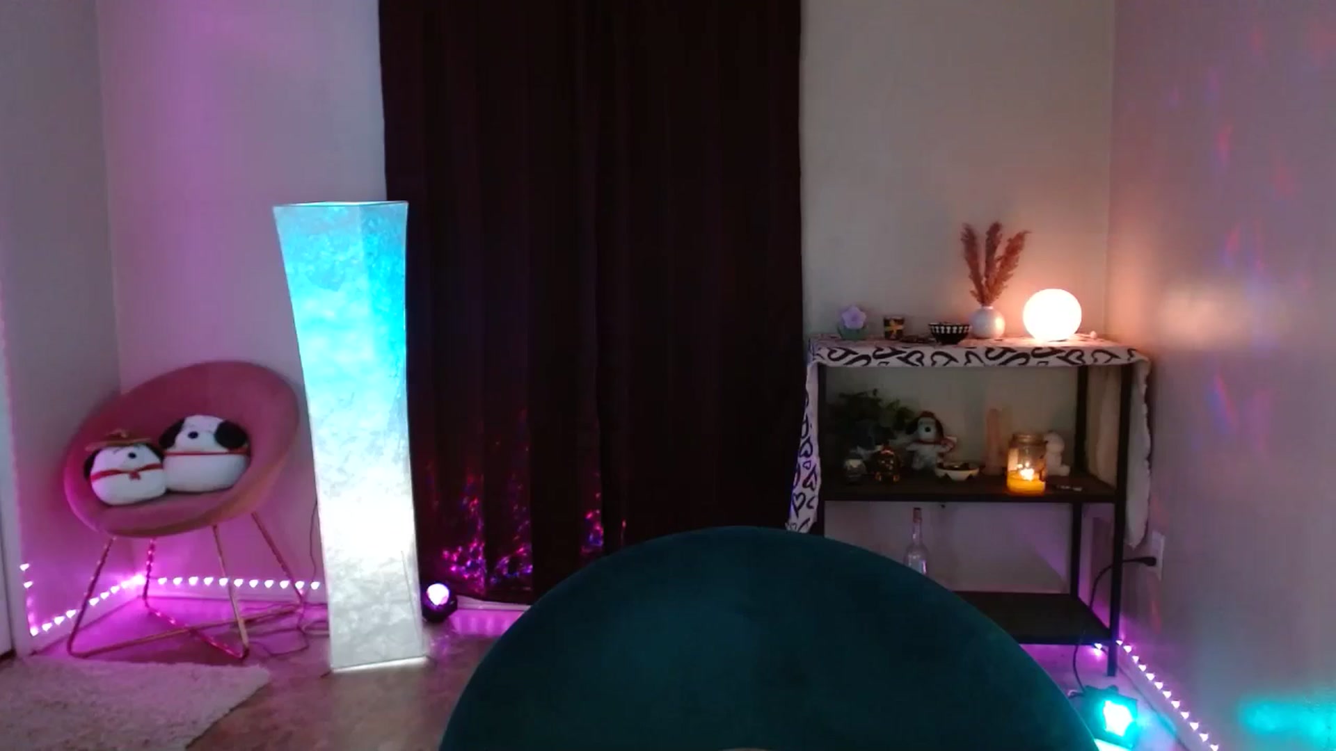 Gallery image thumbnail from DaniSlice's myfreecams stream on, 08/19/2024, 07:26 image 12 of 20