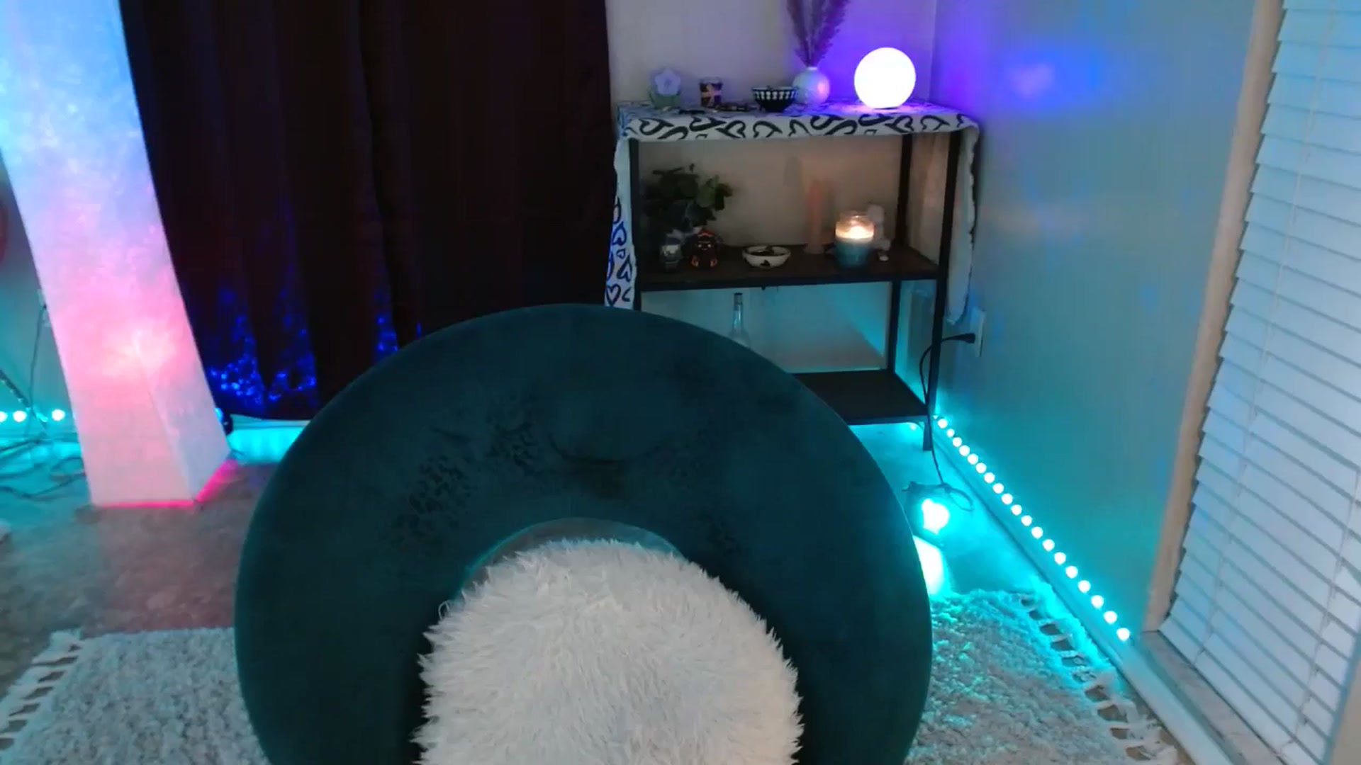 Gallery image thumbnail from DaniSlice's myfreecams stream on, 09/21/2024, 08:45 image 12 of 20