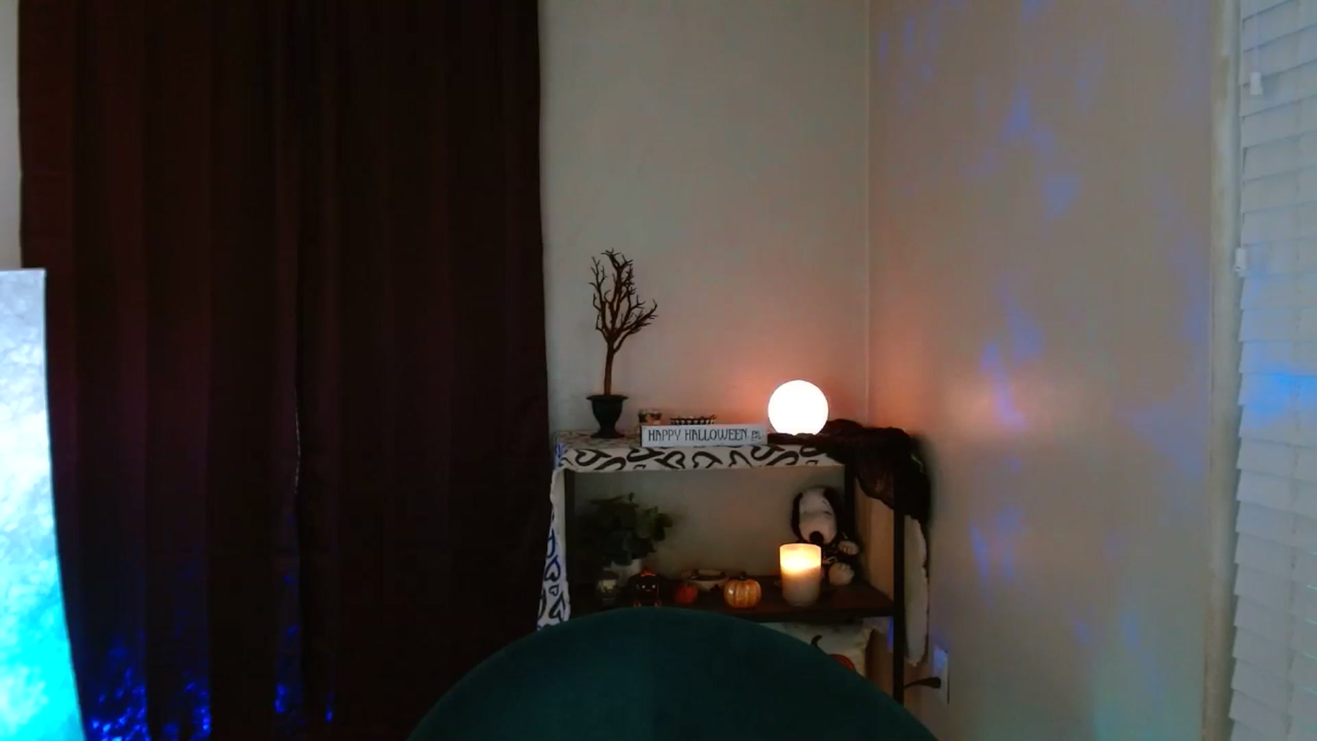Gallery image thumbnail from DaniSlice's myfreecams stream on, 10/27/2024, 24:03 image 9 of 20