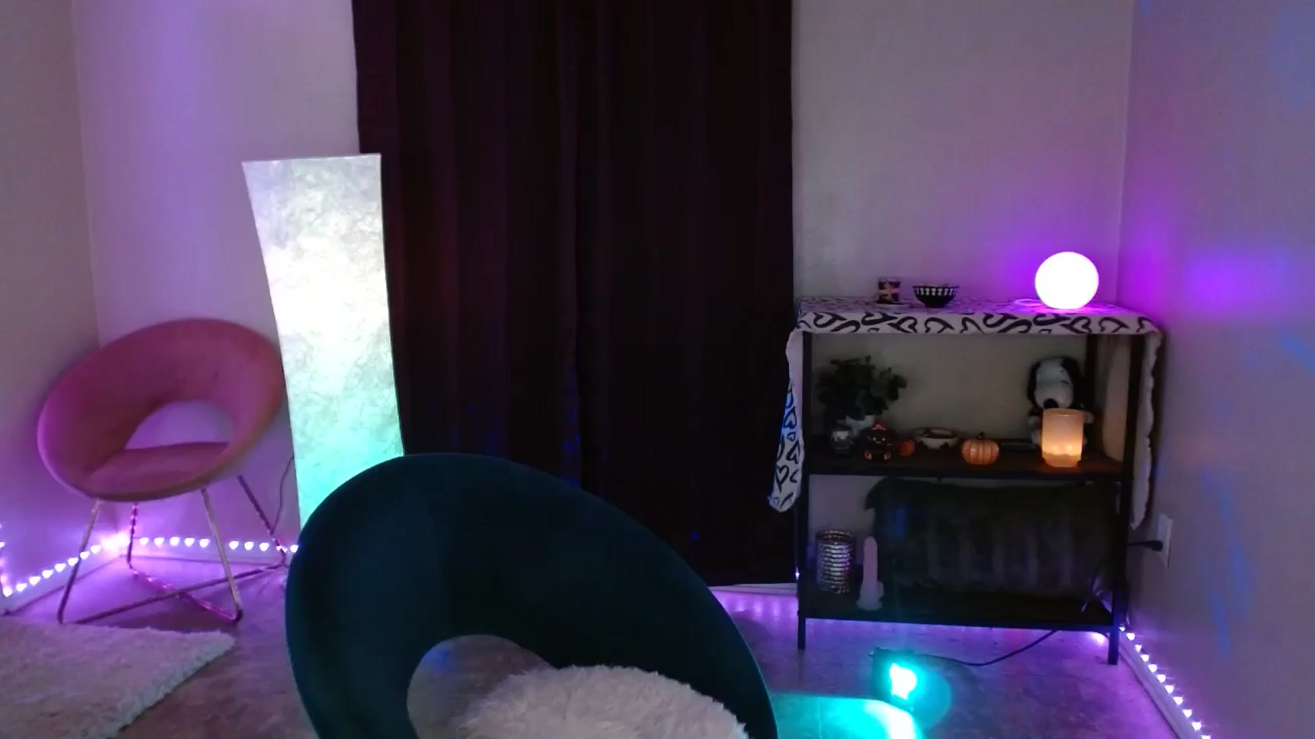 Gallery image thumbnail from DaniSlice's myfreecams stream on, 11/12/2024, 11:50 image 7 of 20
