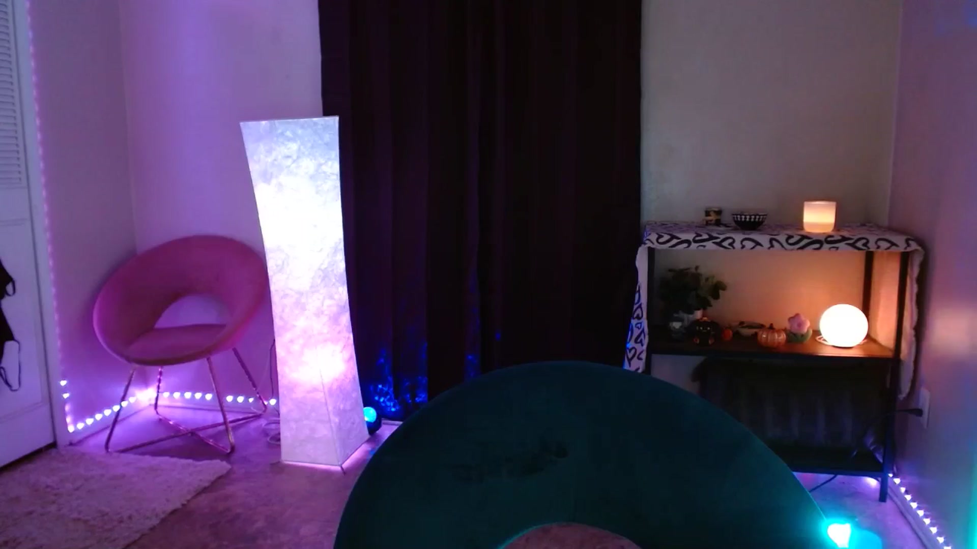 Gallery image thumbnail from DaniSlice's myfreecams stream on, 11/17/2024, 11:21 image 16 of 20