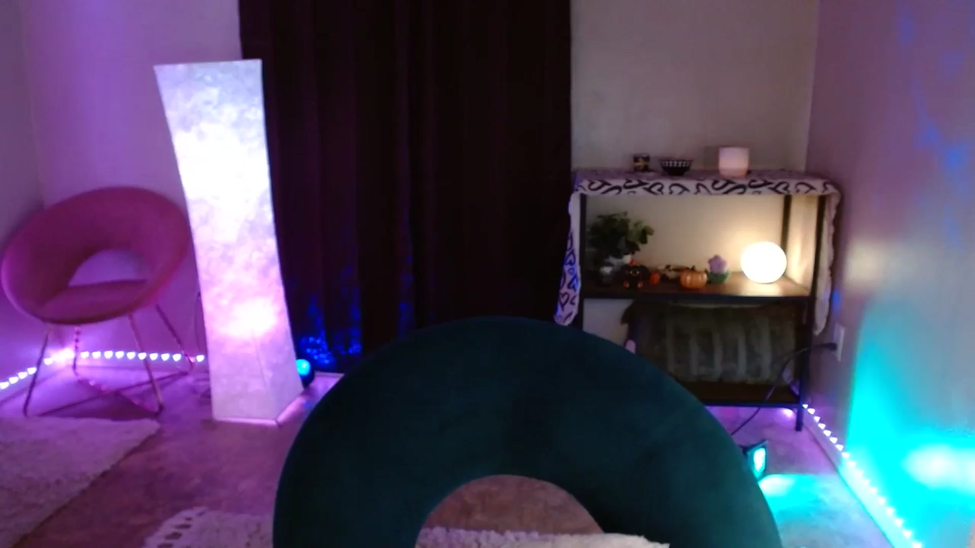 Gallery image thumbnail from DaniSlice's myfreecams stream on, 11/19/2024, 07:22 image 11 of 20