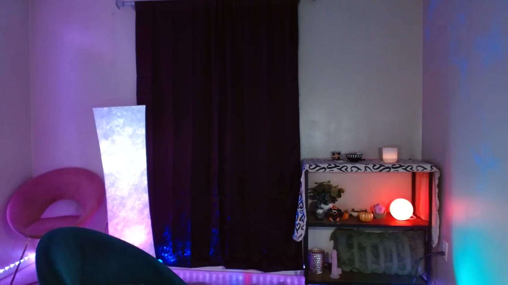 Gallery image thumbnail from DaniSlice's myfreecams stream on, 11/20/2024, 07:33 image 11 of 20