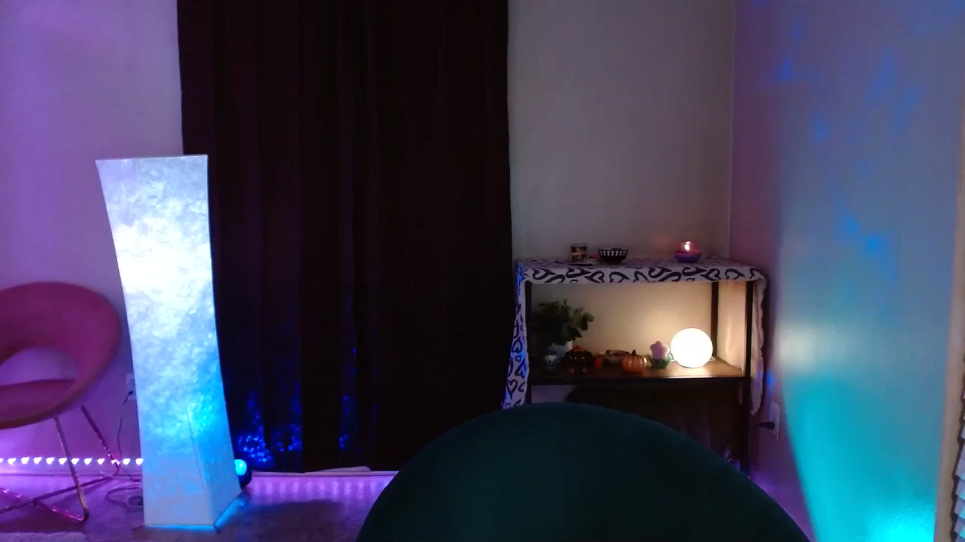 Gallery image thumbnail from DaniSlice's myfreecams stream on, 11/25/2024, 07:19 image 2 of 20
