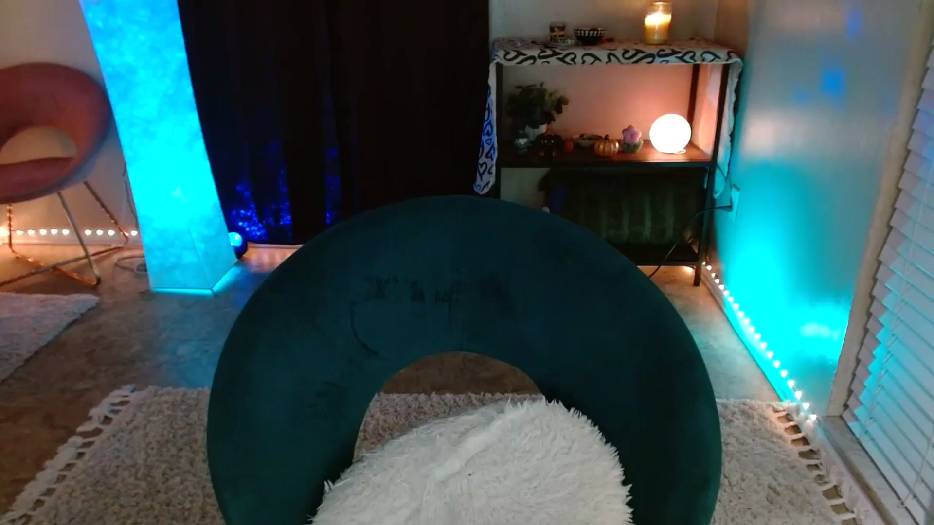 Gallery image thumbnail from DaniSlice's myfreecams stream on, 11/27/2024, 07:53 image 2 of 20