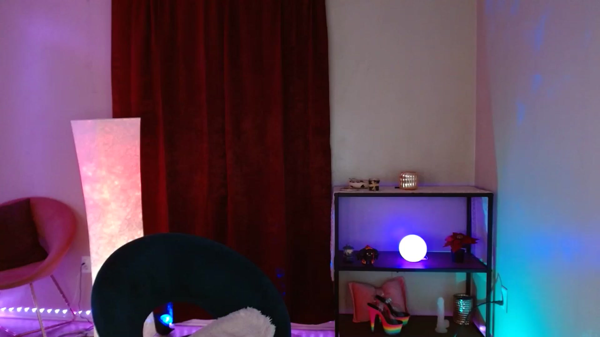 Gallery image thumbnail from DaniSlice's myfreecams stream on, 01/02/2025, 07:38 image 16 of 20