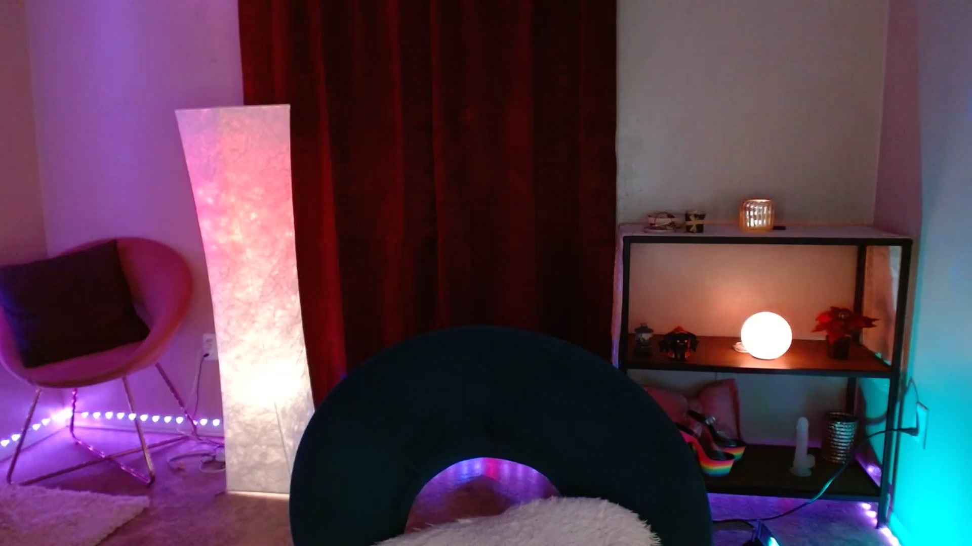 Gallery image thumbnail from DaniSlice's myfreecams stream on, 01/03/2025, 11:04 image 6 of 20