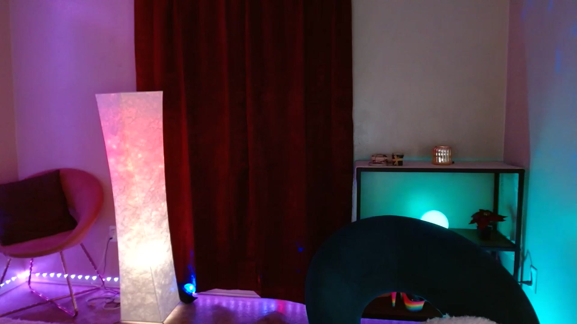 Gallery image thumbnail from DaniSlice's myfreecams stream on, 01/04/2025, 07:10 image 15 of 20