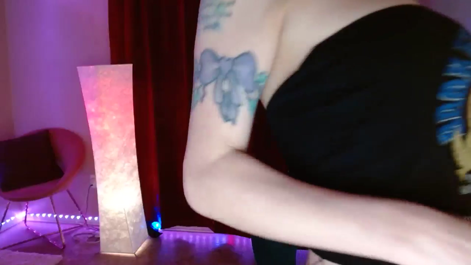 Gallery image thumbnail from DaniSlice's myfreecams stream on, 01/04/2025, 07:10 image 10 of 20