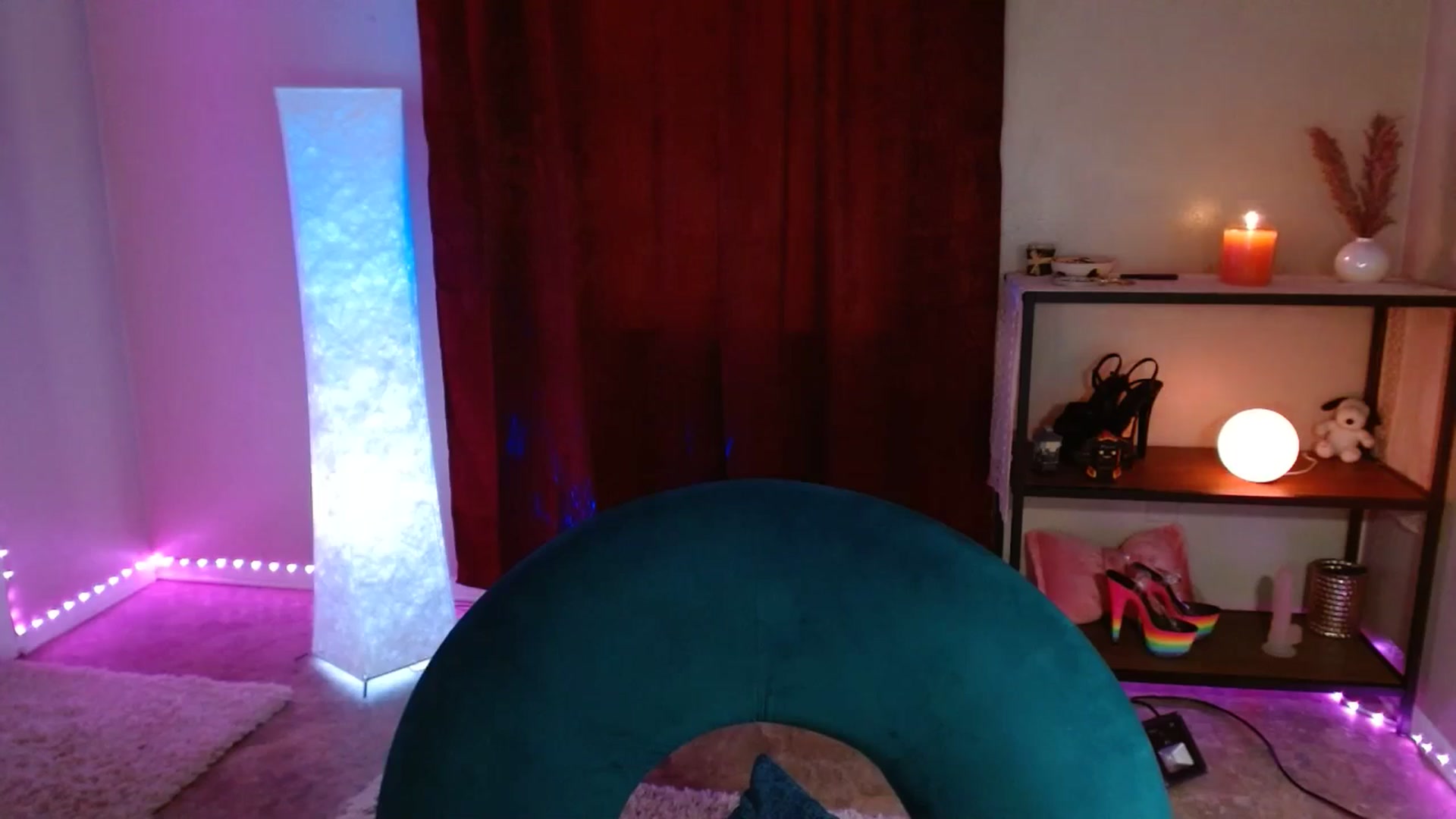 Gallery image thumbnail from DaniSlice's myfreecams stream on, 03/05/2025, 19:16 image 15 of 20