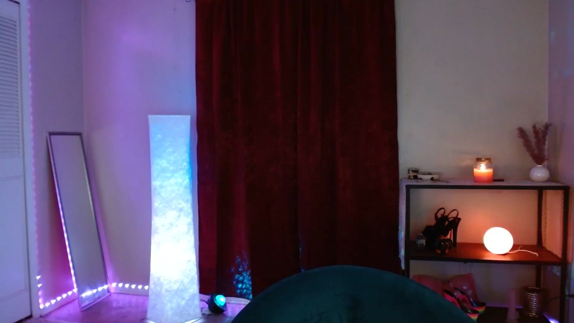 Gallery image thumbnail from DaniSlice's myfreecams stream on, 03/19/2025, 04:00 image 7 of 20