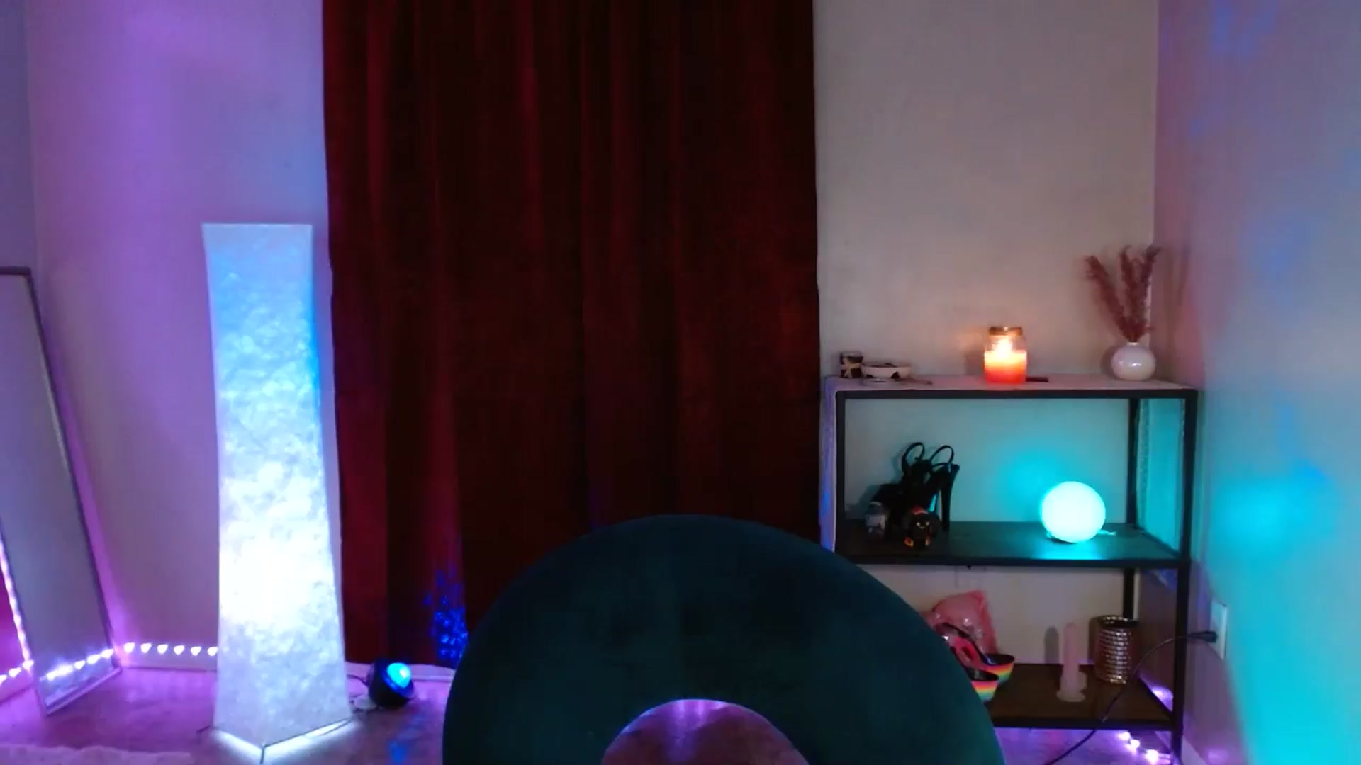 Gallery image thumbnail from DaniSlice's myfreecams stream on, 03/20/2025, 07:00 image 17 of 20