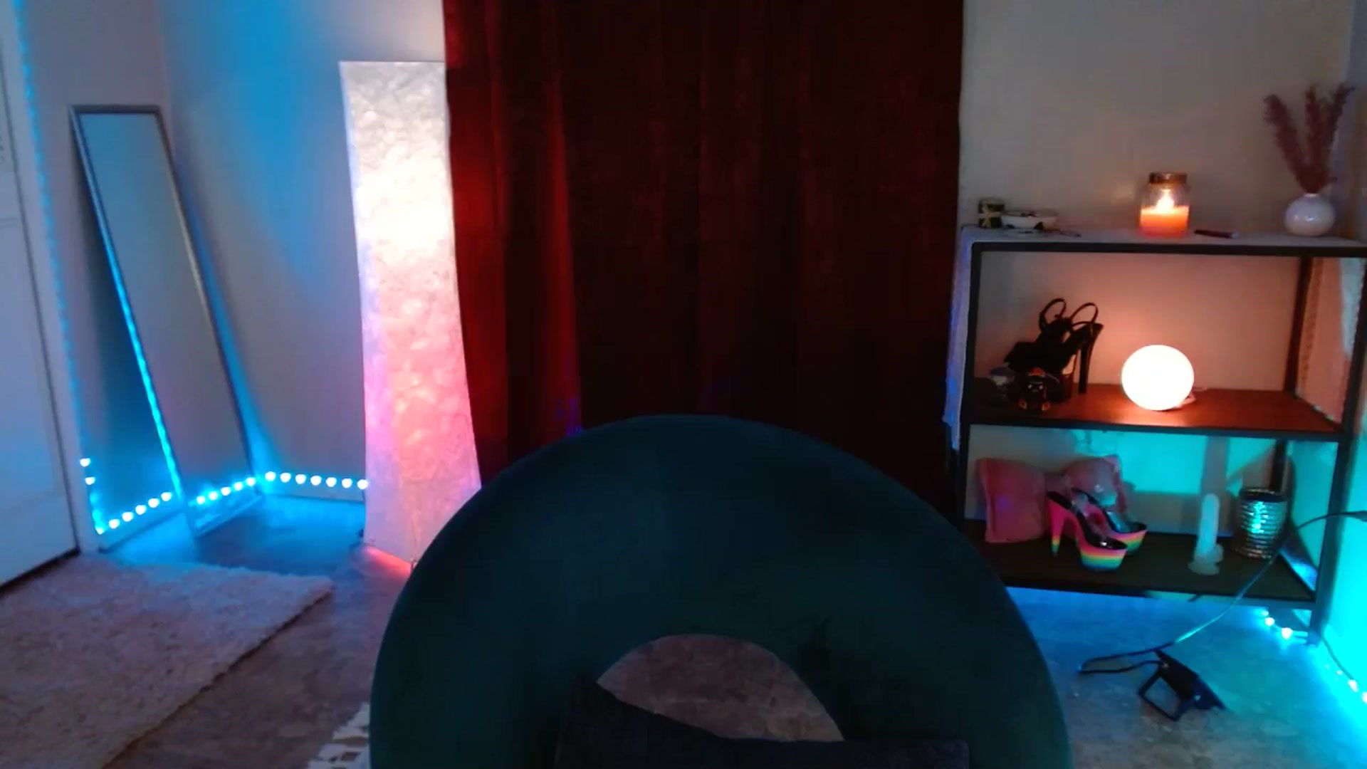 Gallery image thumbnail from DaniSlice's myfreecams stream on, 03/26/2025, 06:56 image 11 of 20