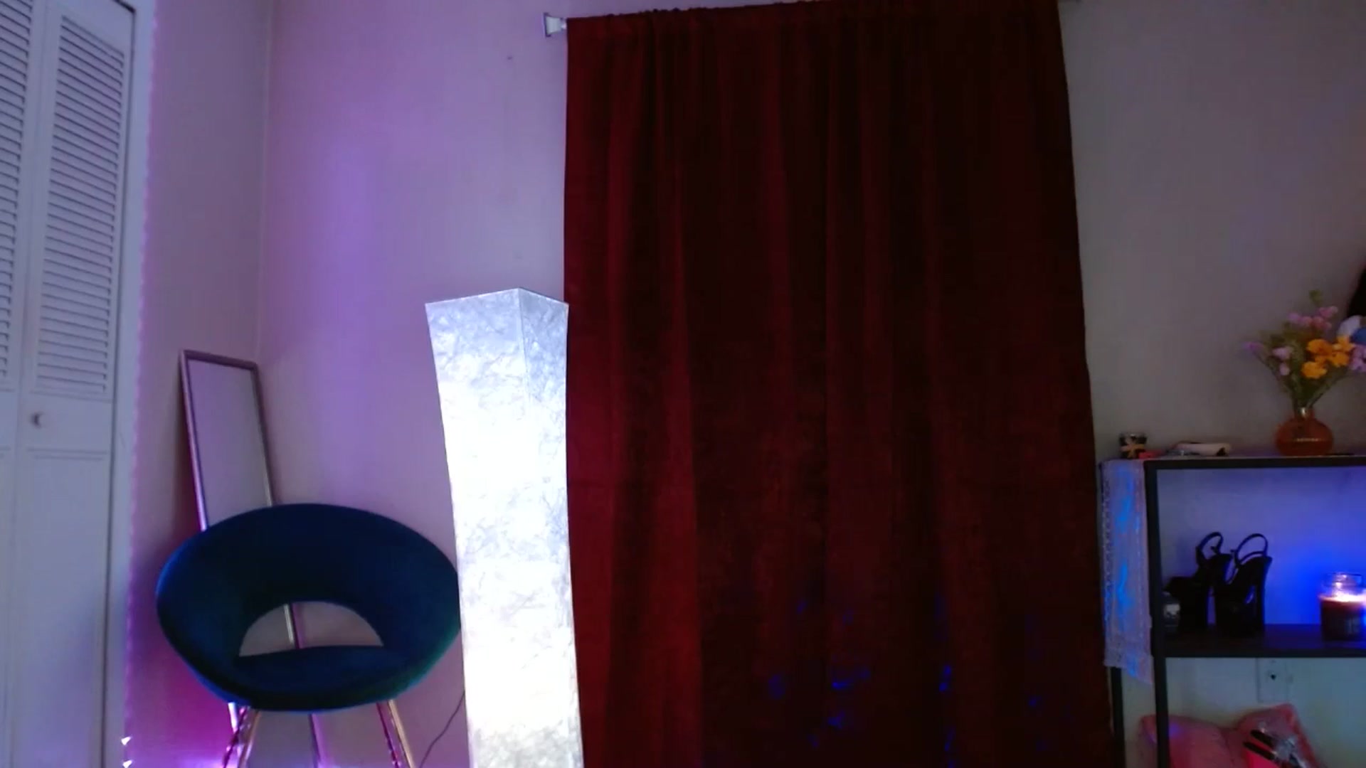 Gallery image thumbnail from DaniSlice's myfreecams stream on, 04/17/2025, 09:38 image 15 of 20