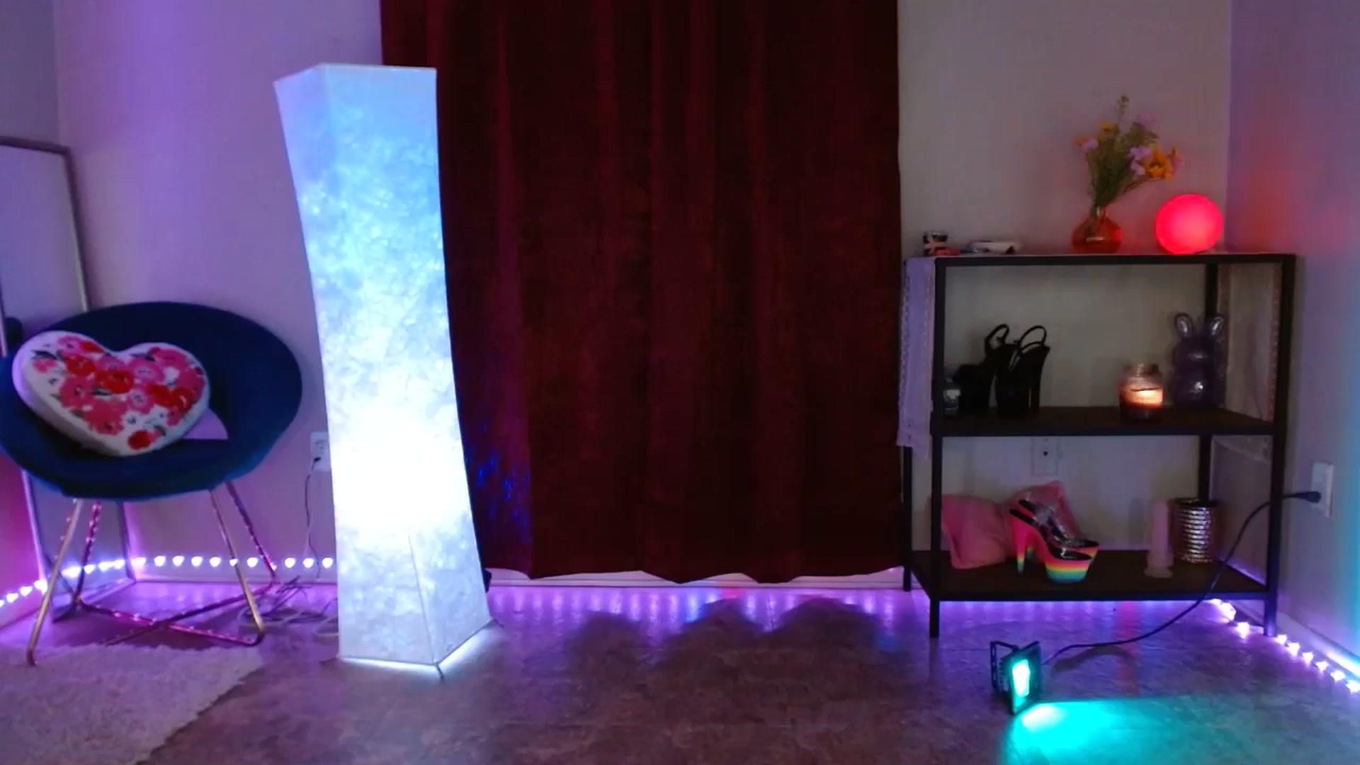 Gallery image thumbnail from DaniSlice's myfreecams stream on, 05/04/2025, 07:00 image 19 of 20
