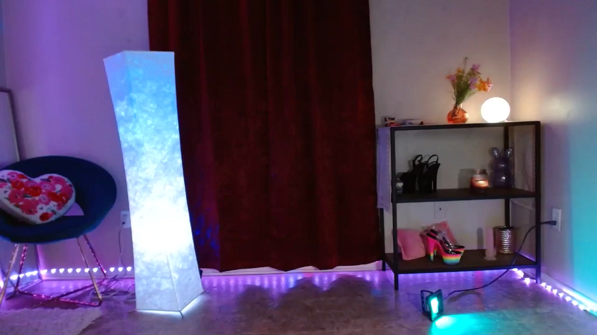 Gallery image thumbnail from DaniSlice's myfreecams stream on, 05/04/2025, 11:14 image 11 of 20