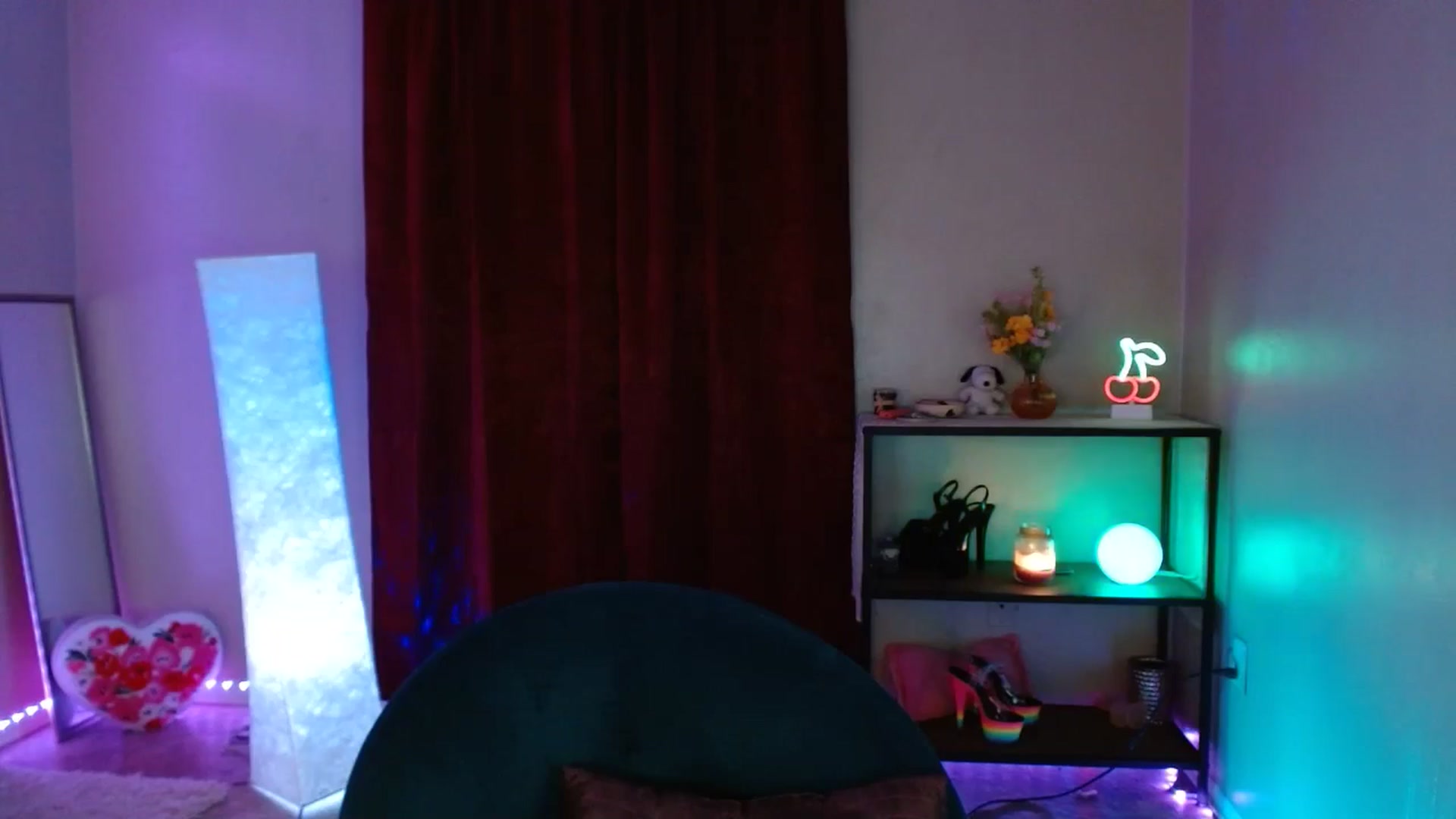 Gallery image thumbnail from DaniSlice's myfreecams stream on, 05/13/2025, 06:07 image 10 of 20