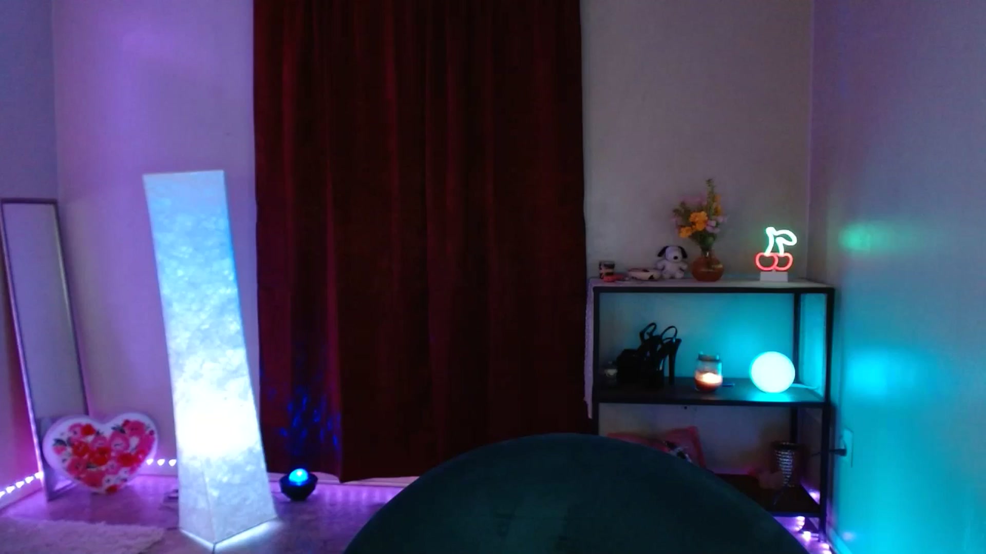 Gallery image thumbnail from DaniSlice's myfreecams stream on, 05/13/2025, 06:07 image 6 of 20
