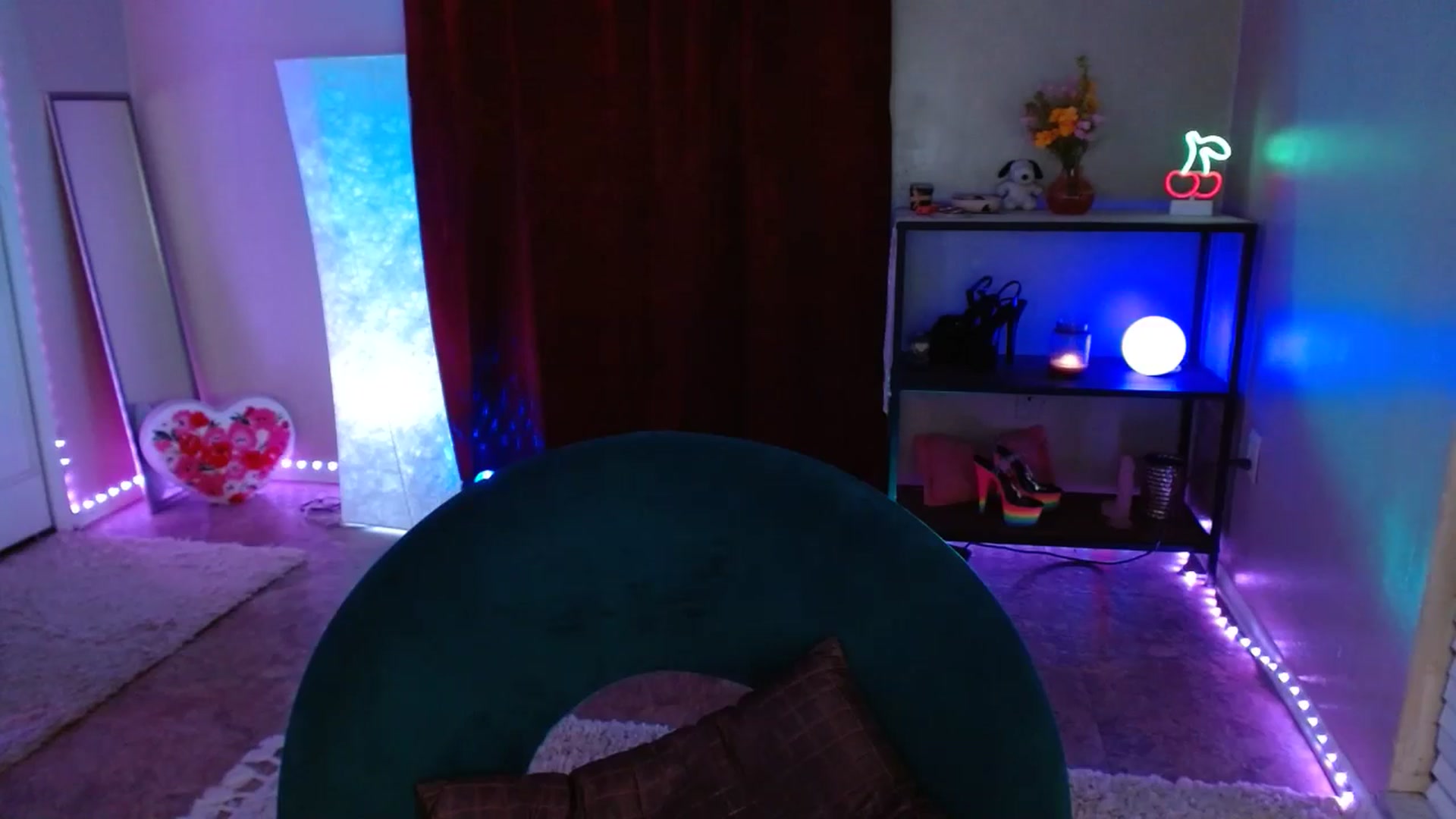 Gallery image thumbnail from DaniSlice's myfreecams stream on, 05/17/2025, 06:57 image 3 of 20