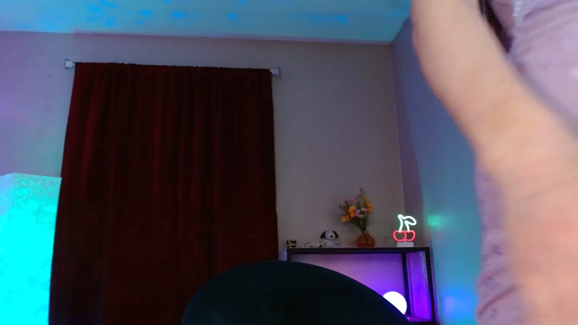 Gallery image thumbnail from DaniSlice's myfreecams stream on, 05/21/2025, 04:20 image 15 of 20