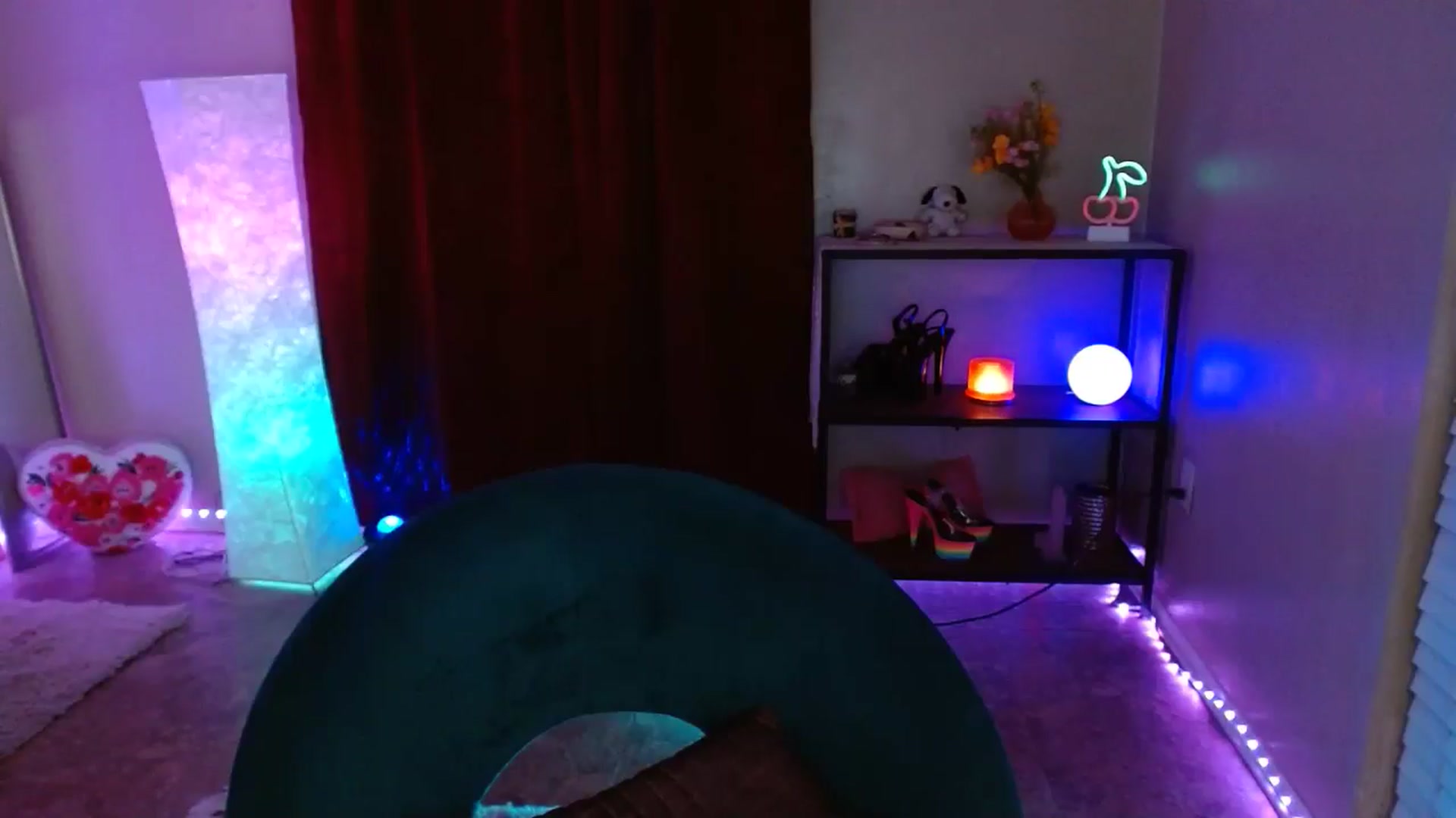 Gallery image thumbnail from DaniSlice's myfreecams stream on, 05/30/2025, 08:15 image 5 of 20