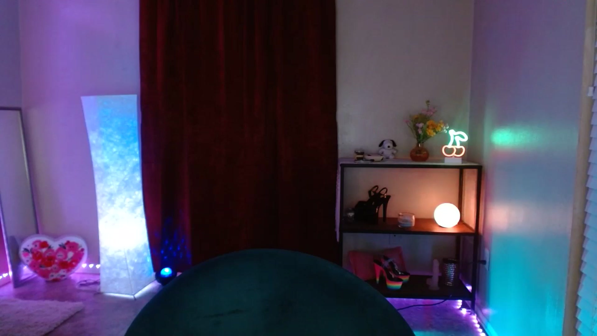 Gallery image thumbnail from DaniSlice's myfreecams stream on, 06/04/2025, 08:28 image 10 of 20