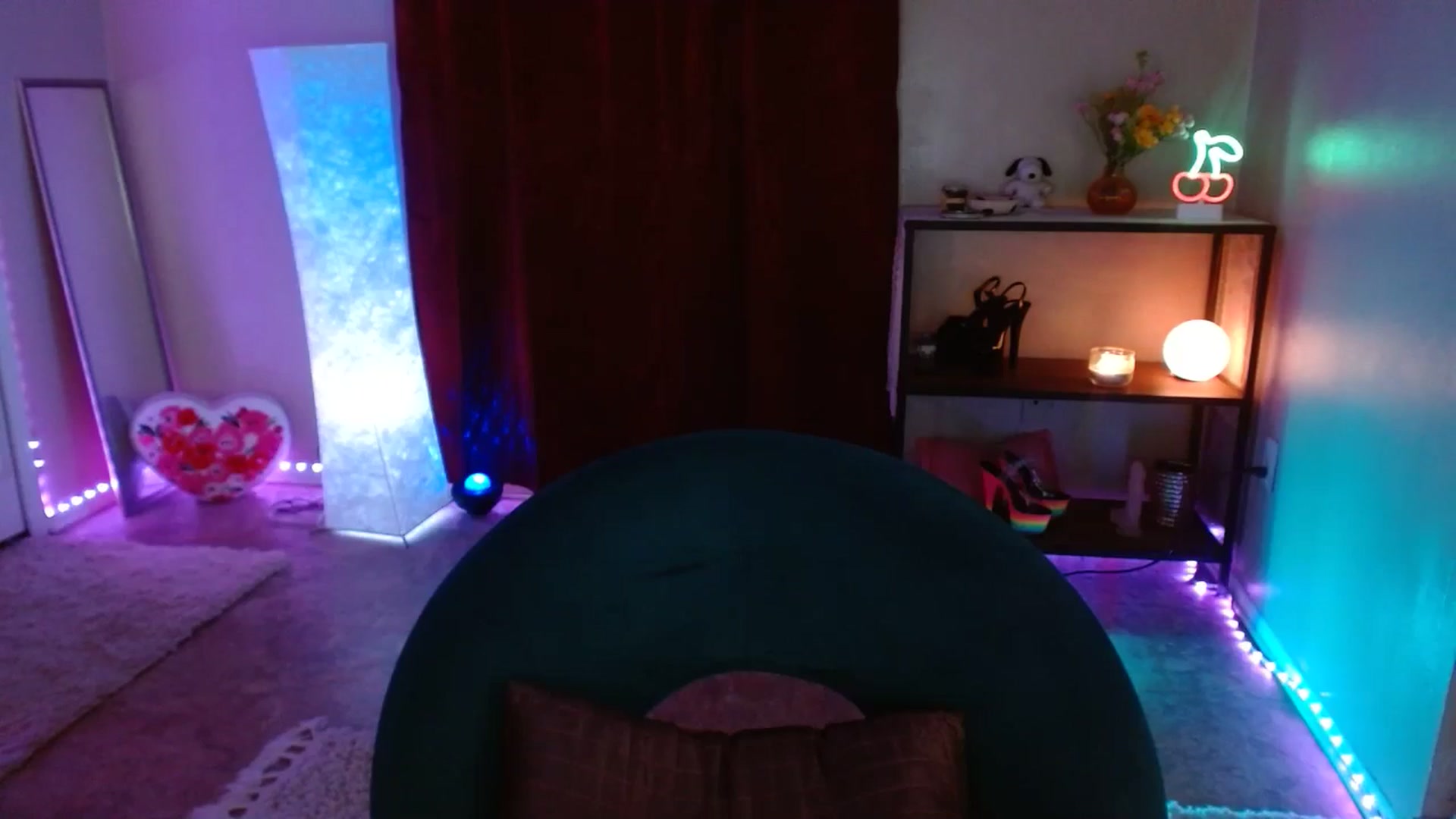 Gallery image thumbnail from DaniSlice's myfreecams stream on, 06/04/2025, 10:40 image 7 of 20