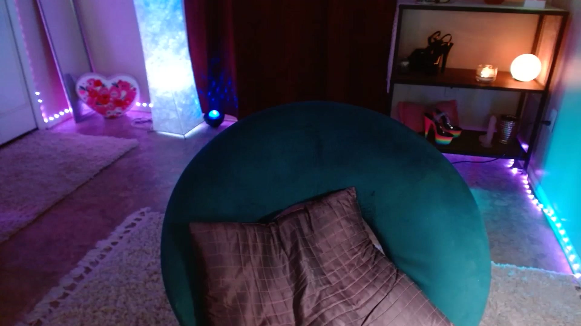 Gallery image thumbnail from DaniSlice's myfreecams stream on, 06/04/2025, 11:04 image 3 of 20