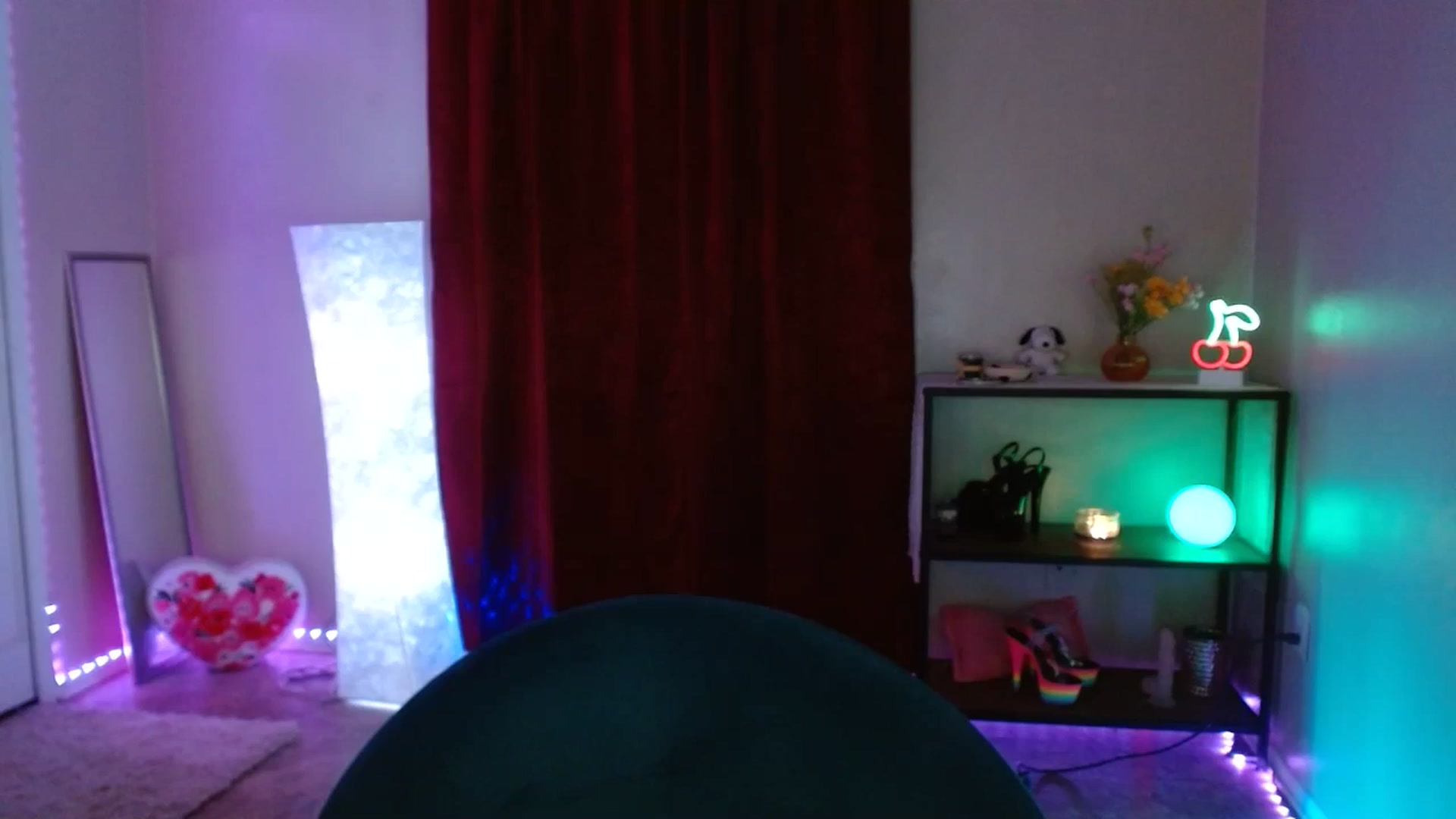 Gallery image thumbnail from DaniSlice's myfreecams stream on, 06/05/2025, 09:31 image 16 of 20