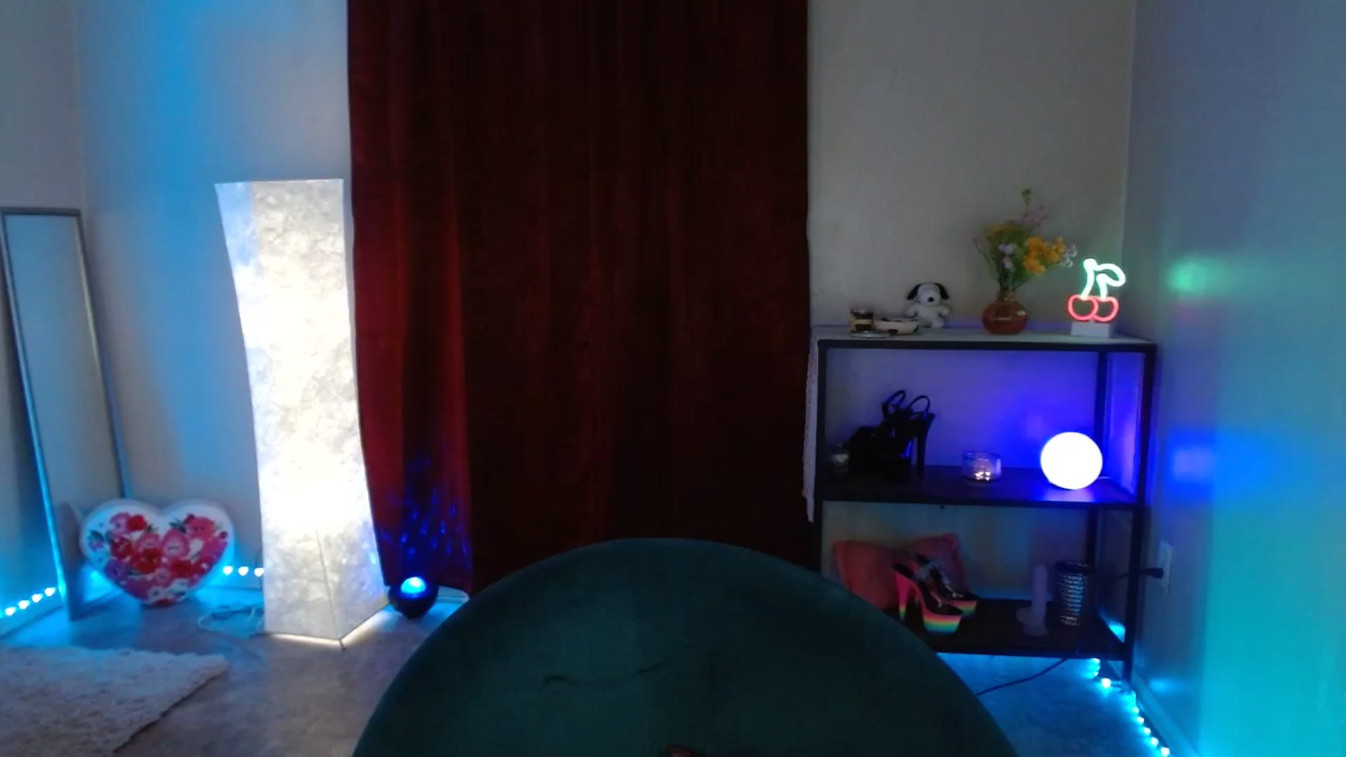 Gallery image thumbnail from DaniSlice's myfreecams stream on, 06/07/2025, 08:33 image 17 of 20