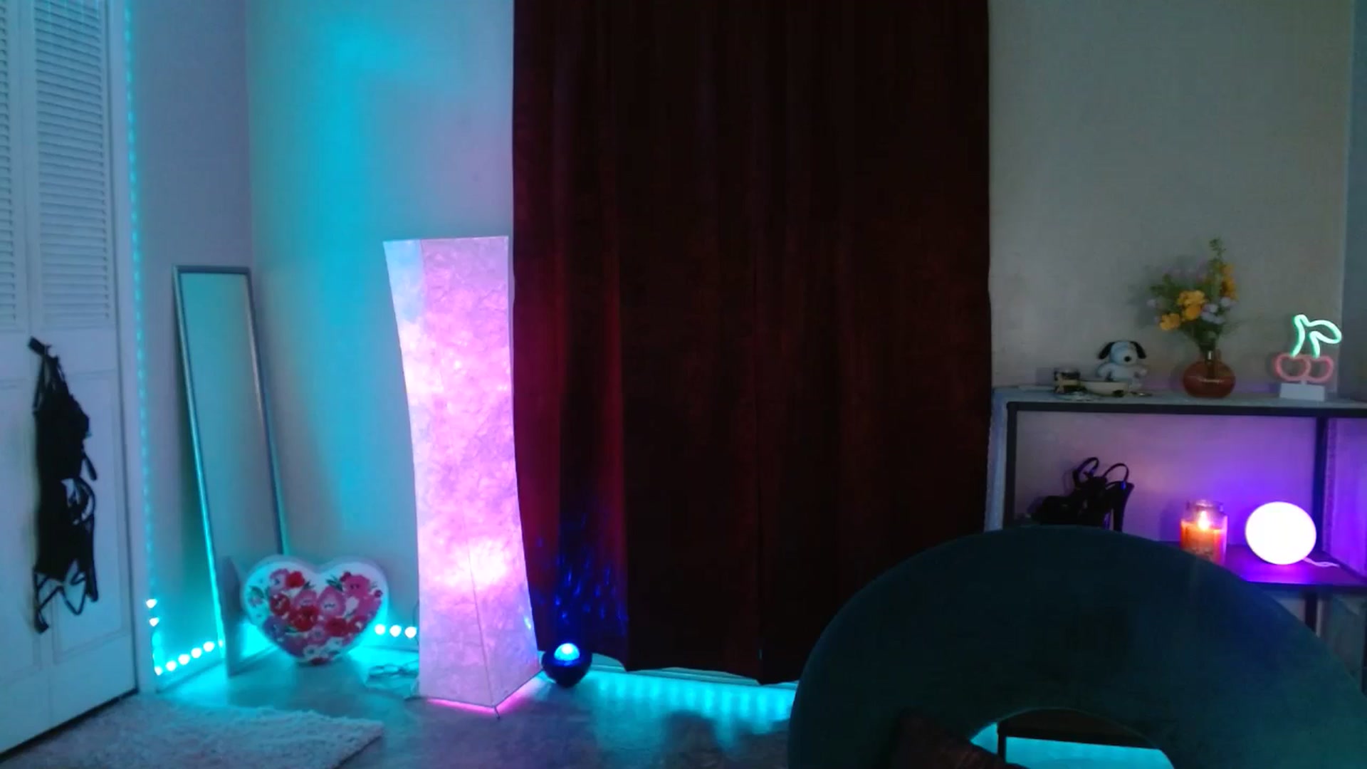 Gallery image thumbnail from DaniSlice's myfreecams stream on, 06/22/2025, 10:09 image 15 of 20
