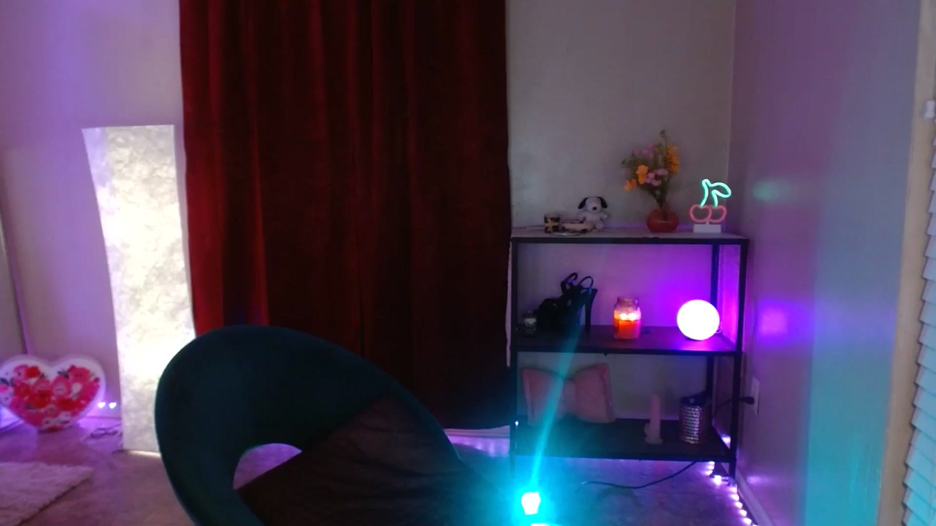 Gallery image thumbnail from DaniSlice's myfreecams stream on, 06/28/2025, 07:00 image 9 of 20