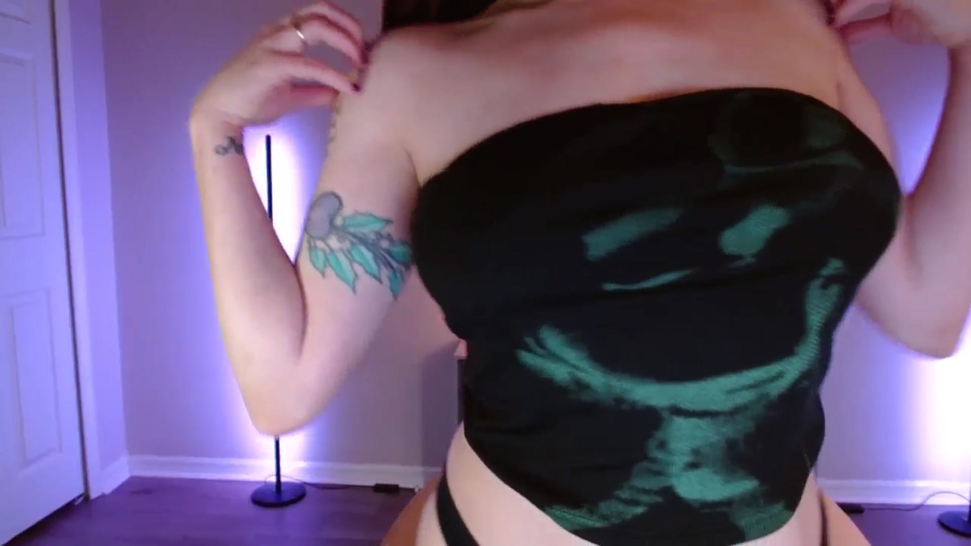 Gallery image thumbnail from DaniSlice's myfreecams stream on, 10/02/2025, 11:47 image 14 of 20