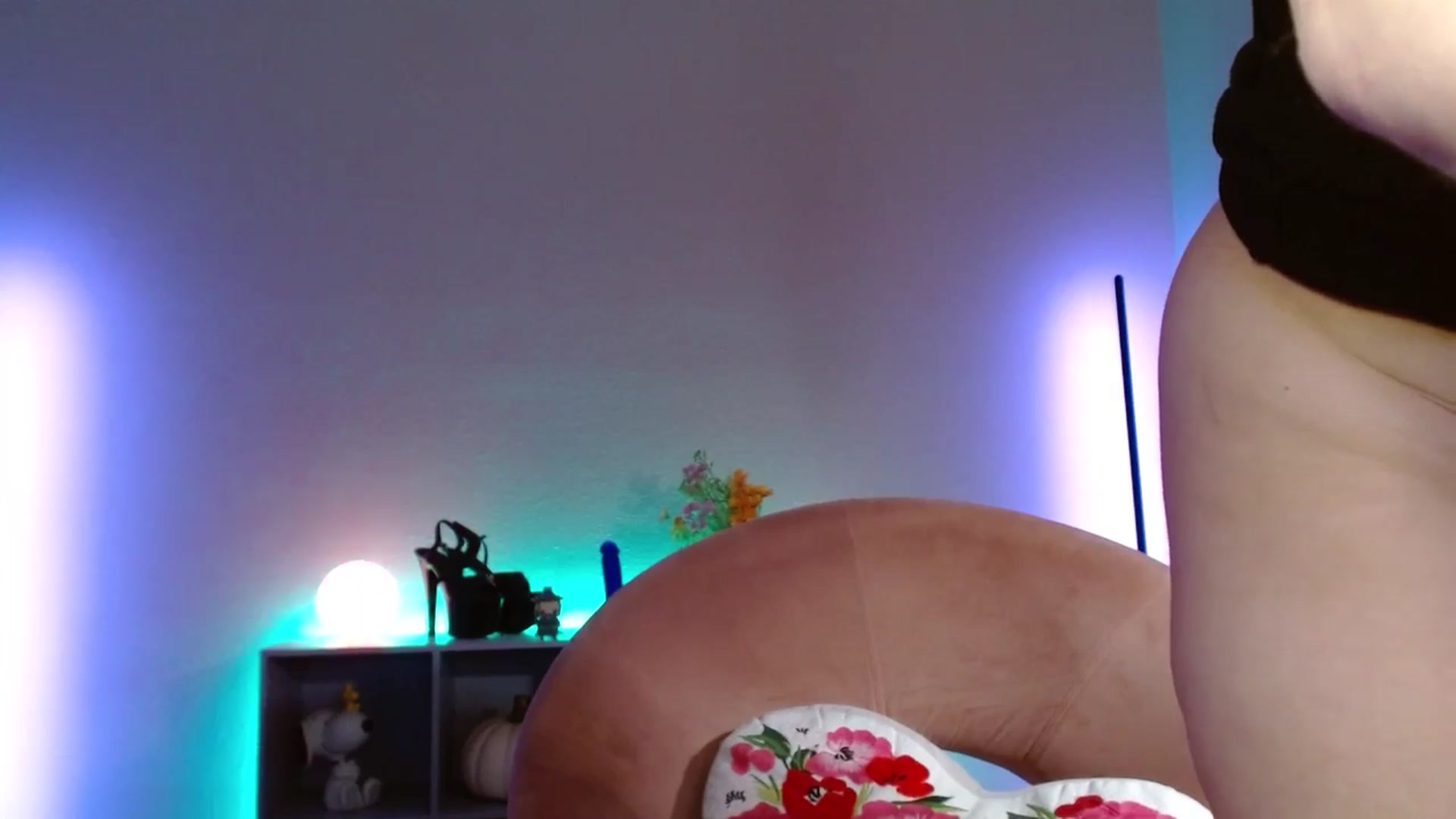Gallery image thumbnail from DaniSlice's myfreecams stream on, 11/17/2025, 10:01 image 13 of 20