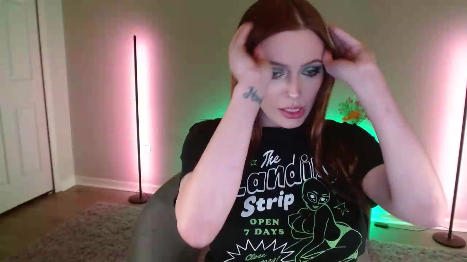 Gallery image thumbnail from DaniSlice's myfreecams stream on, 05/17/2026, 05:44 image 17 of 20