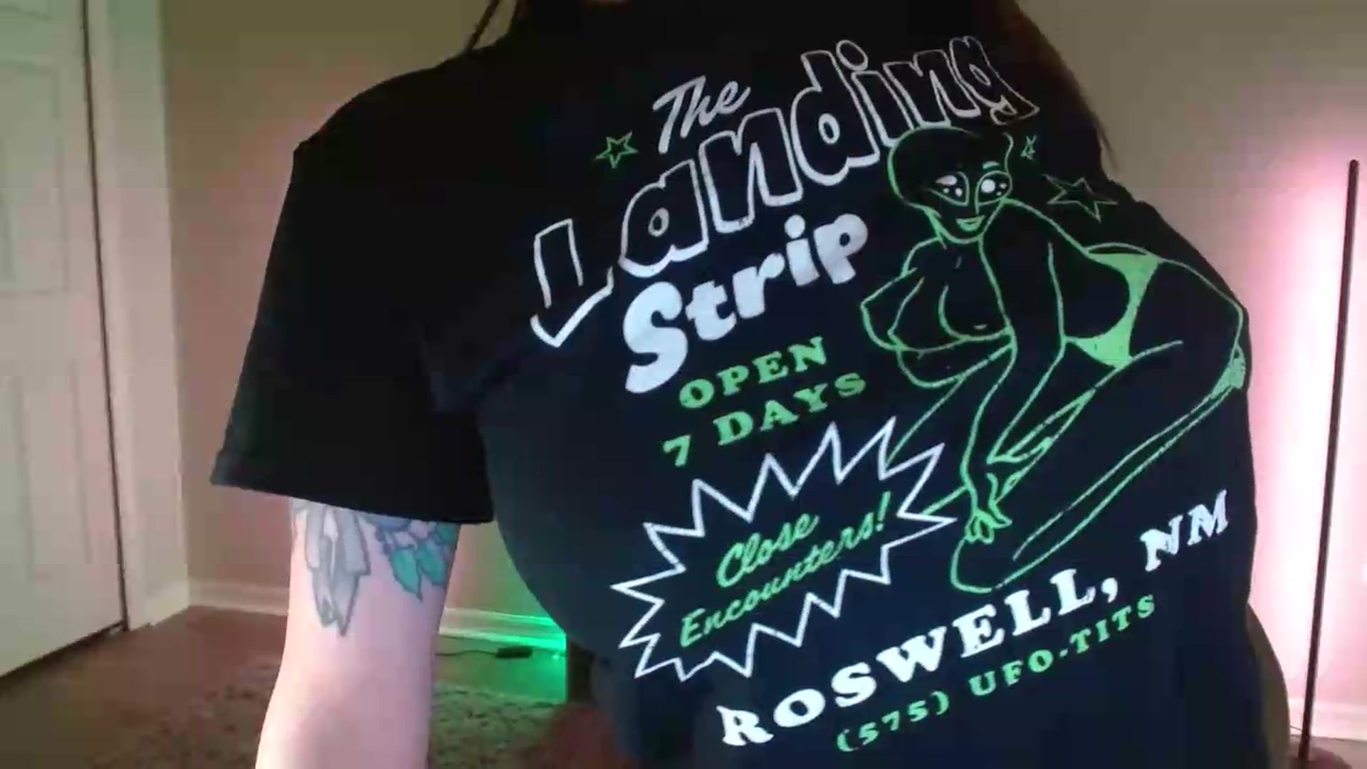 Gallery image thumbnail from DaniSlice's myfreecams stream on, 05/17/2026, 05:44 image 10 of 20