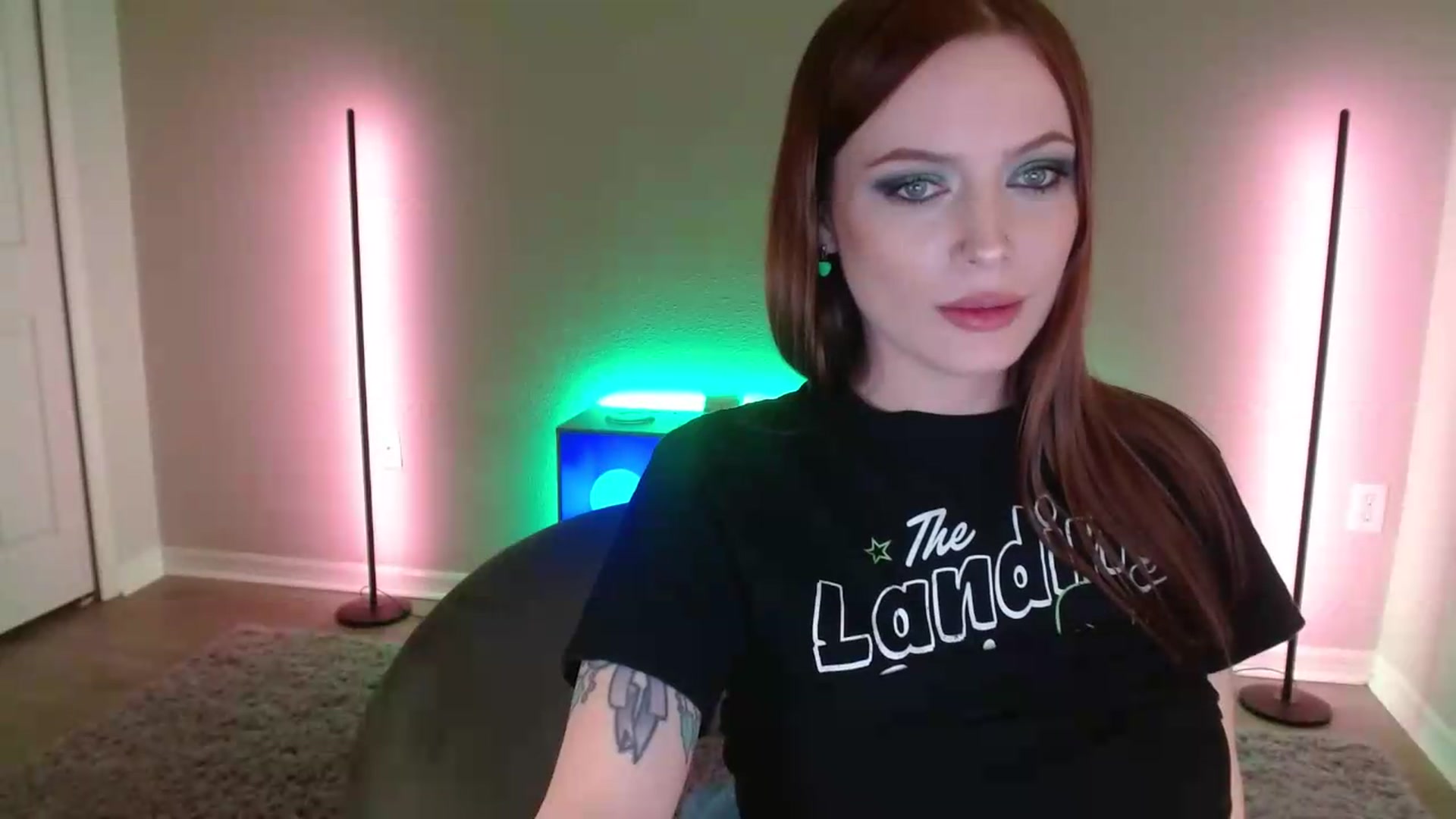 Gallery image thumbnail from DaniSlice's myfreecams stream on, 05/17/2026, 08:32 image 17 of 20