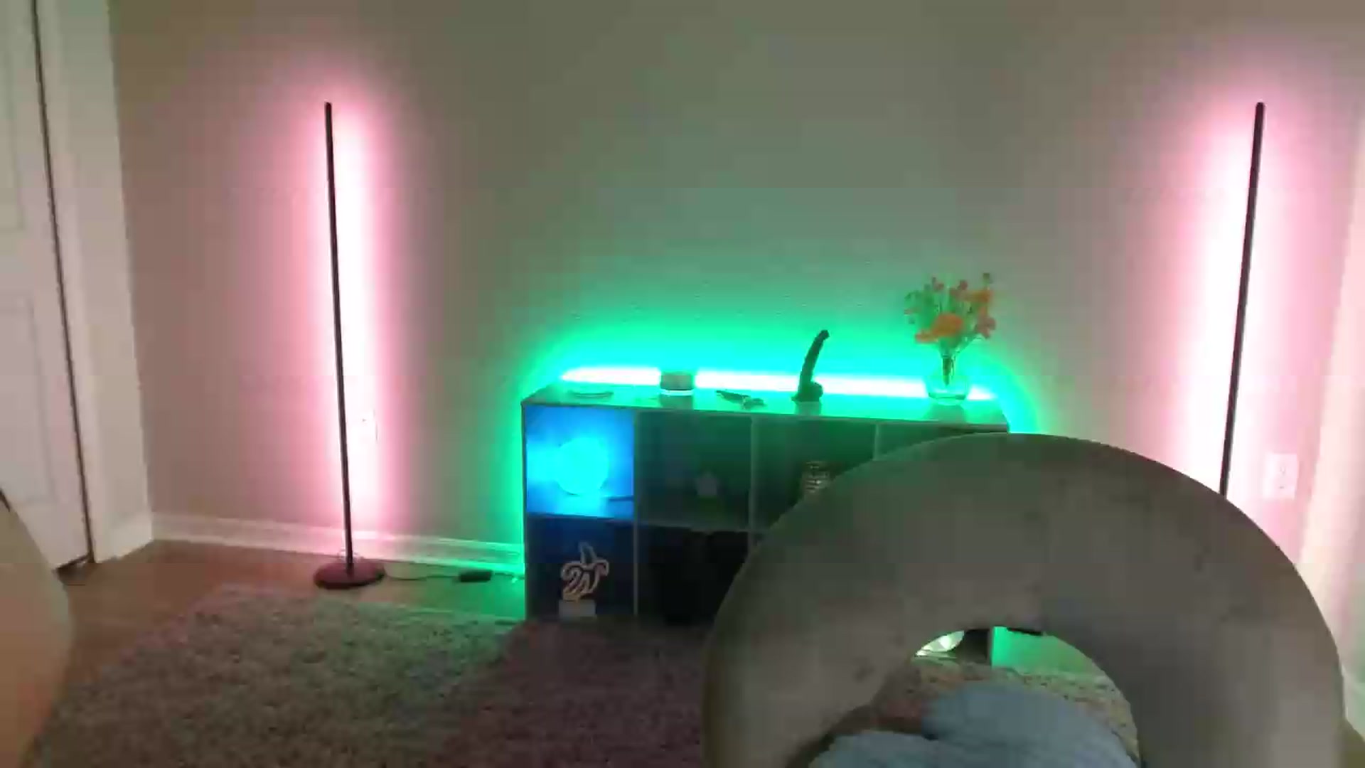 Gallery image thumbnail from DaniSlice's myfreecams stream on, 05/17/2026, 08:32 image 14 of 20