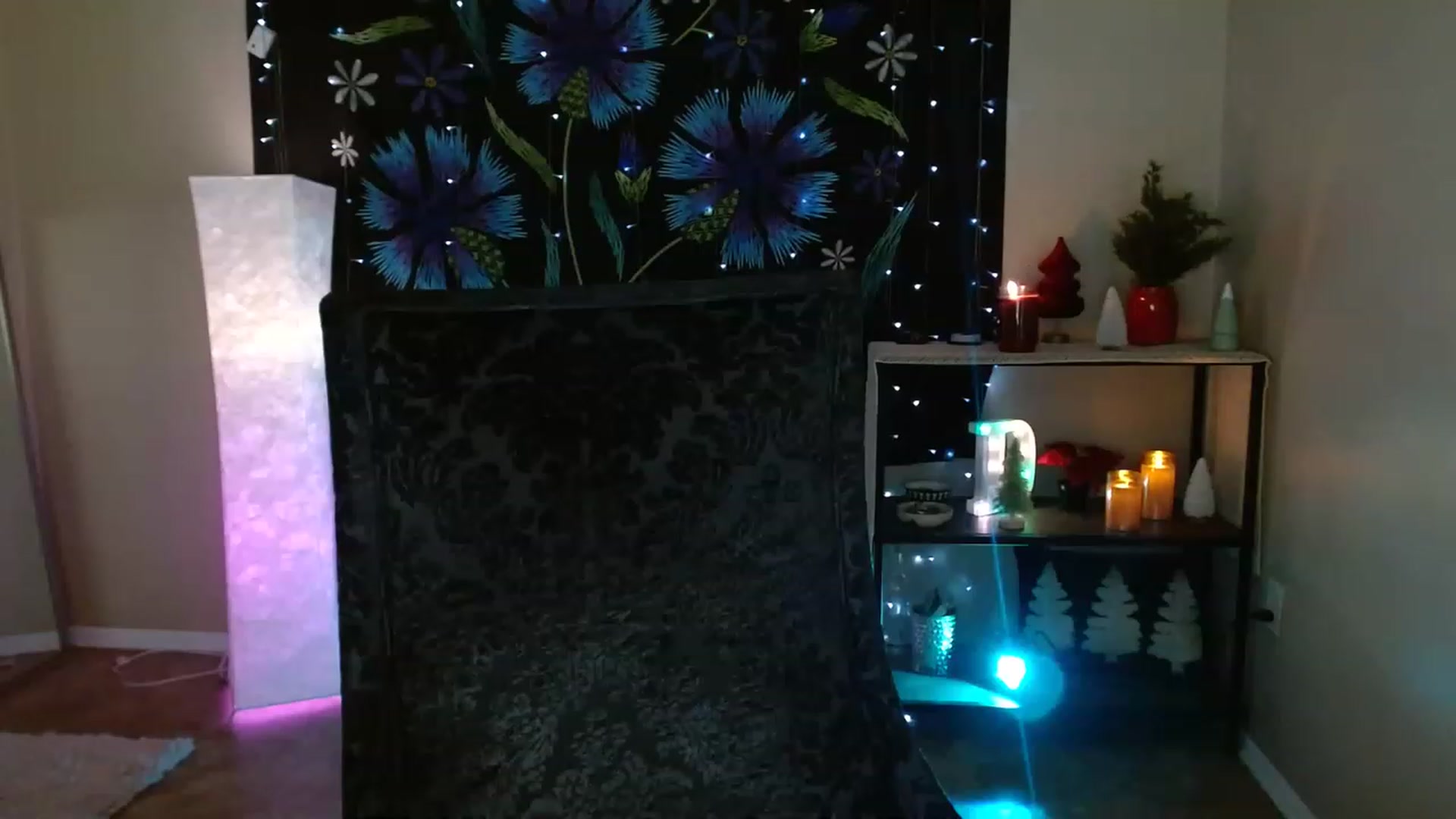 Gallery image thumbnail from DaniSpice's myfreecams stream on, 12/15/2022, 06:32 image 16 of 20