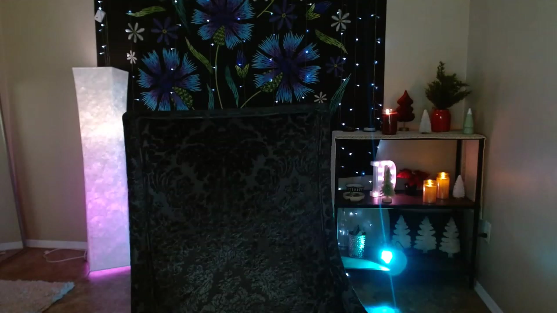 Gallery image thumbnail from DaniSpice's myfreecams stream on, 12/15/2022, 06:32 image 17 of 20