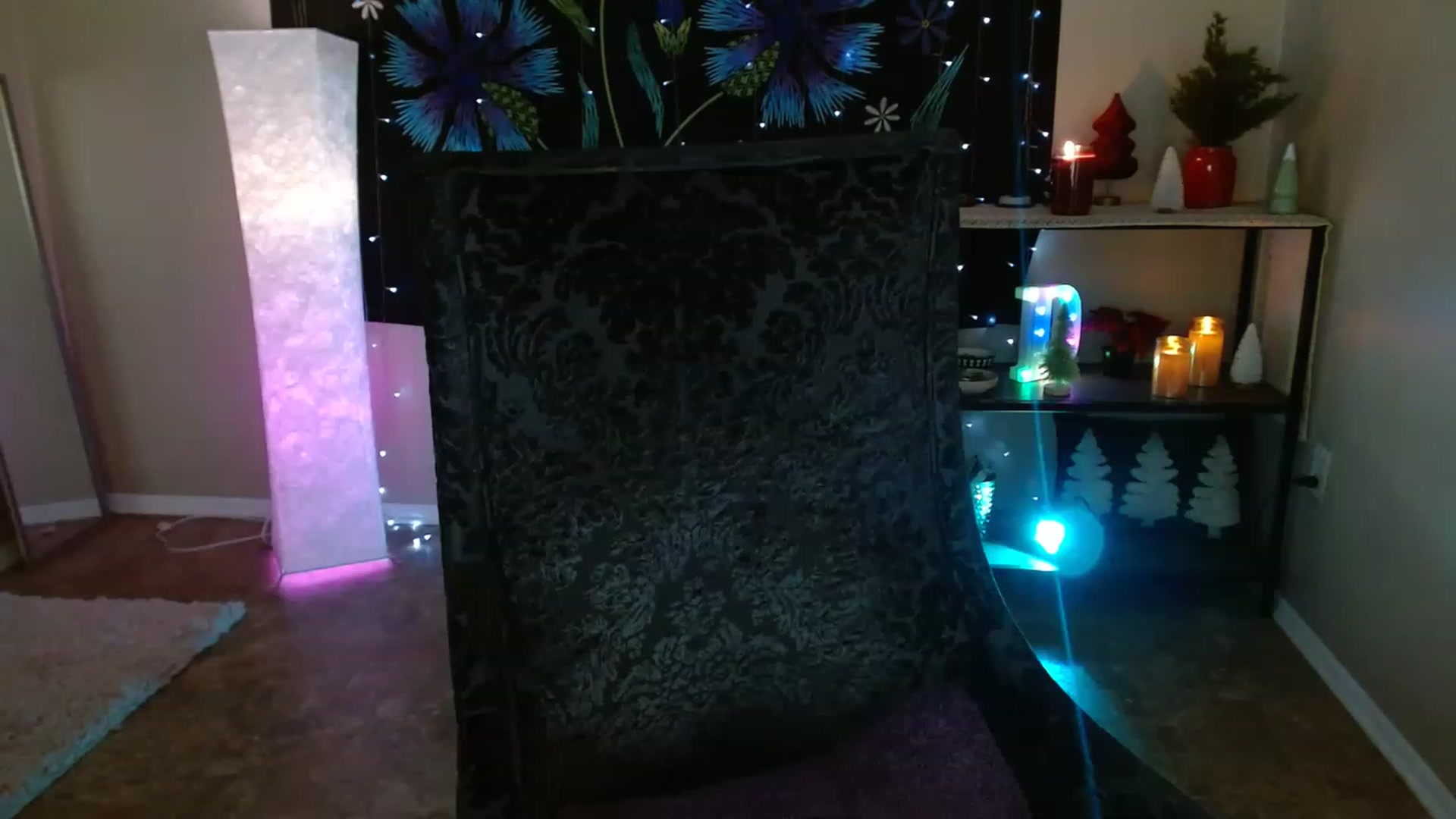 Gallery image thumbnail from DaniSpice's myfreecams stream on, 12/15/2022, 06:32 image 6 of 20