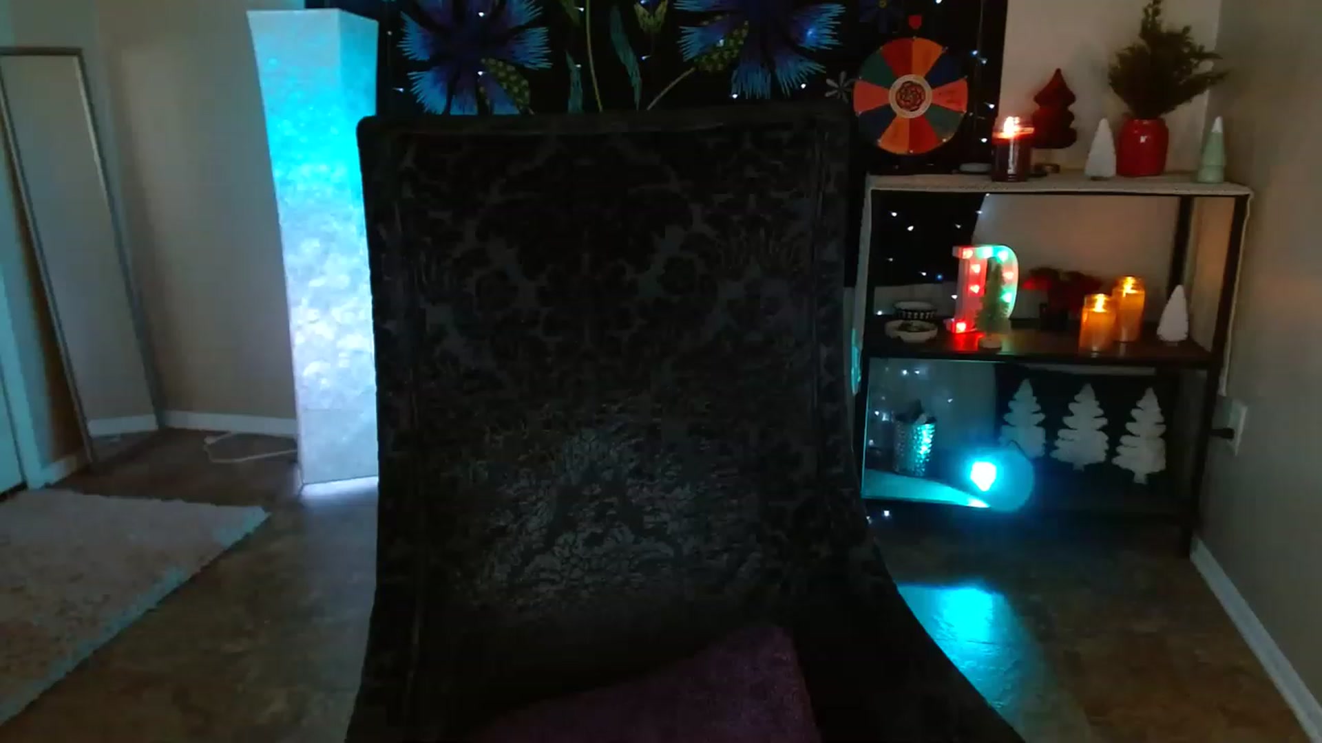 Gallery image thumbnail from DaniSpice's myfreecams stream on, 12/19/2022, 07:25 image 15 of 20
