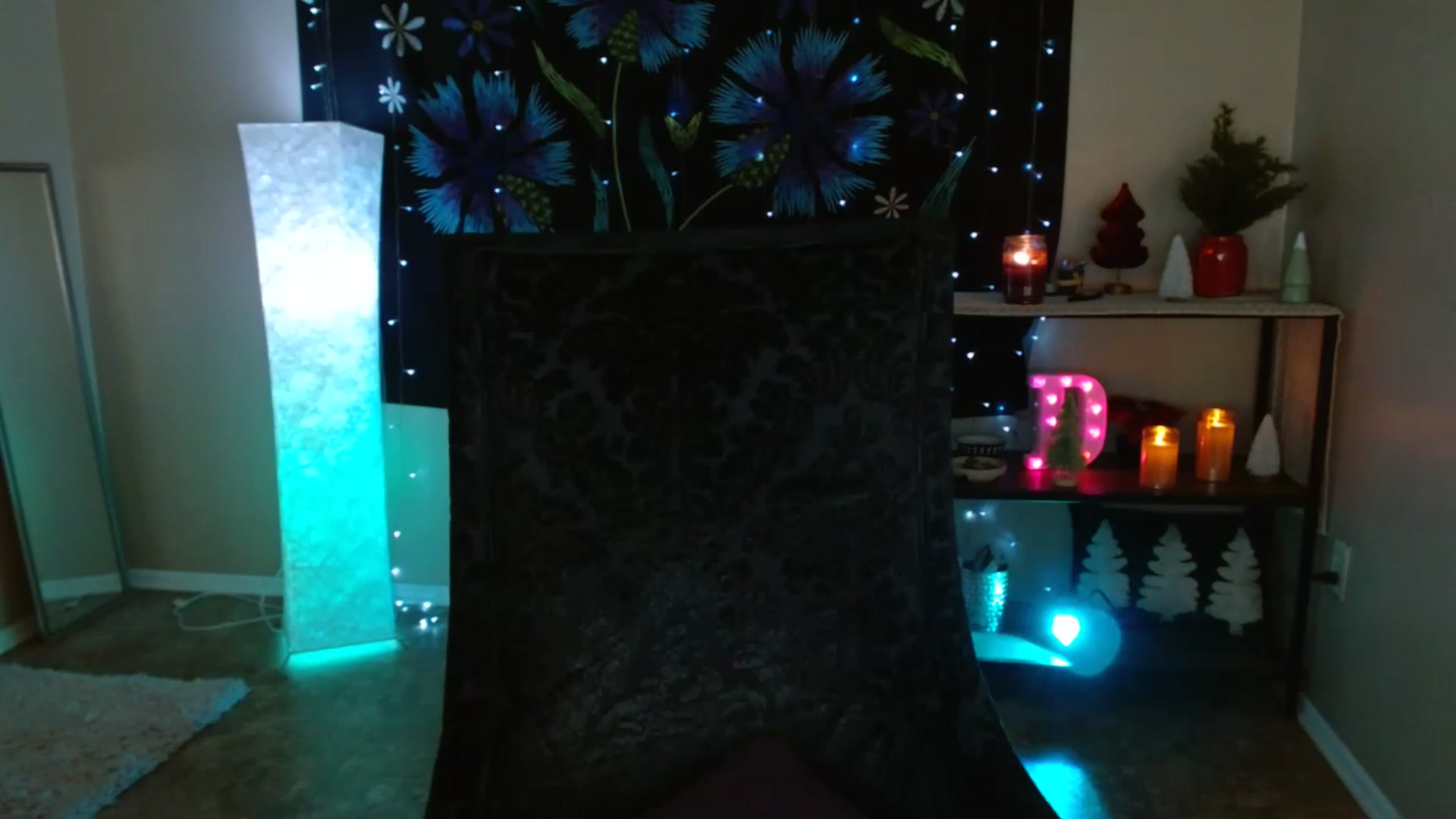 Gallery image thumbnail from DaniSpice's myfreecams stream on, 12/21/2022, 07:18 image 15 of 20