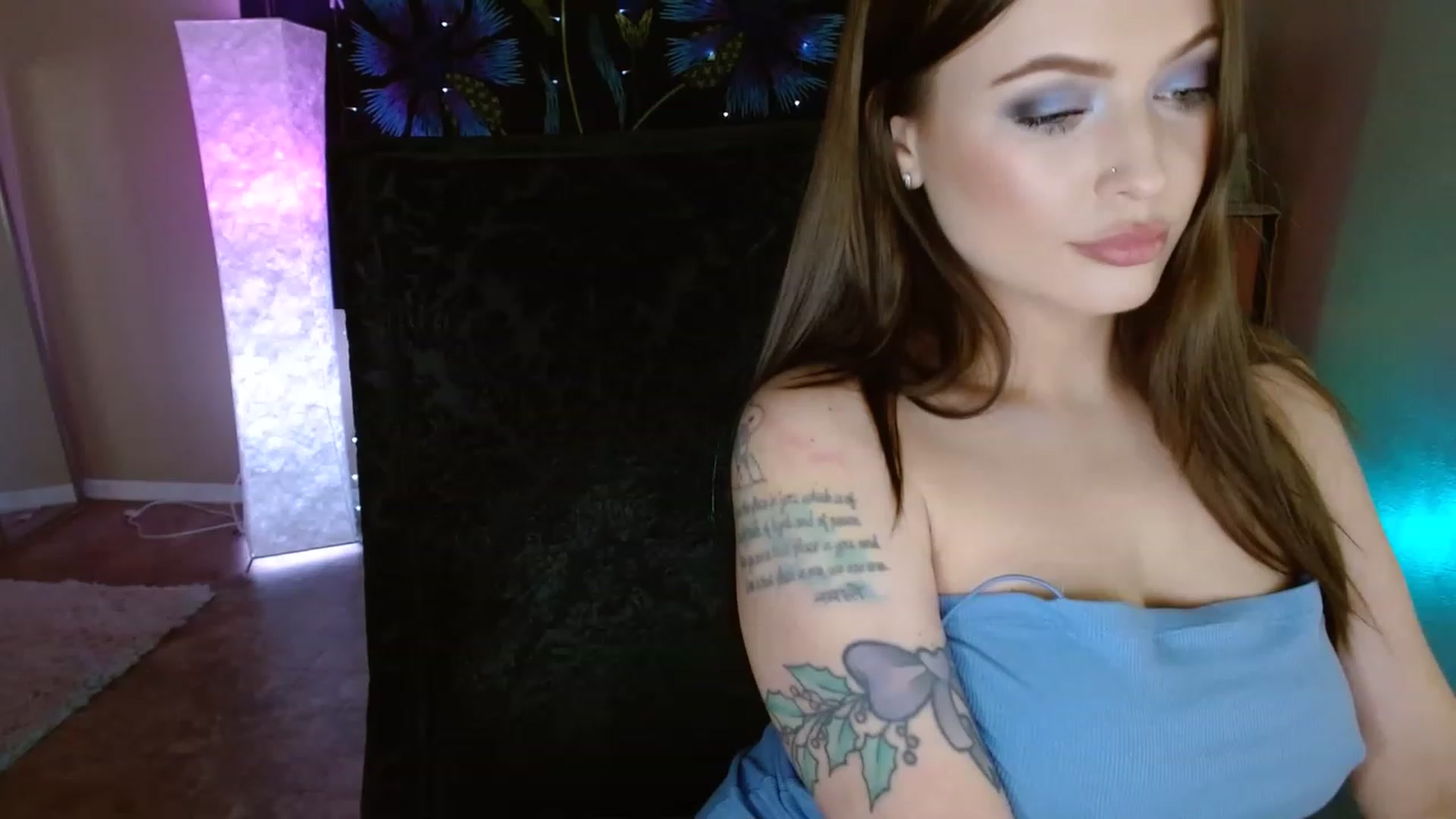 Gallery image thumbnail from DaniSpice's myfreecams stream on, 12/27/2022, 23:51 image 8 of 20